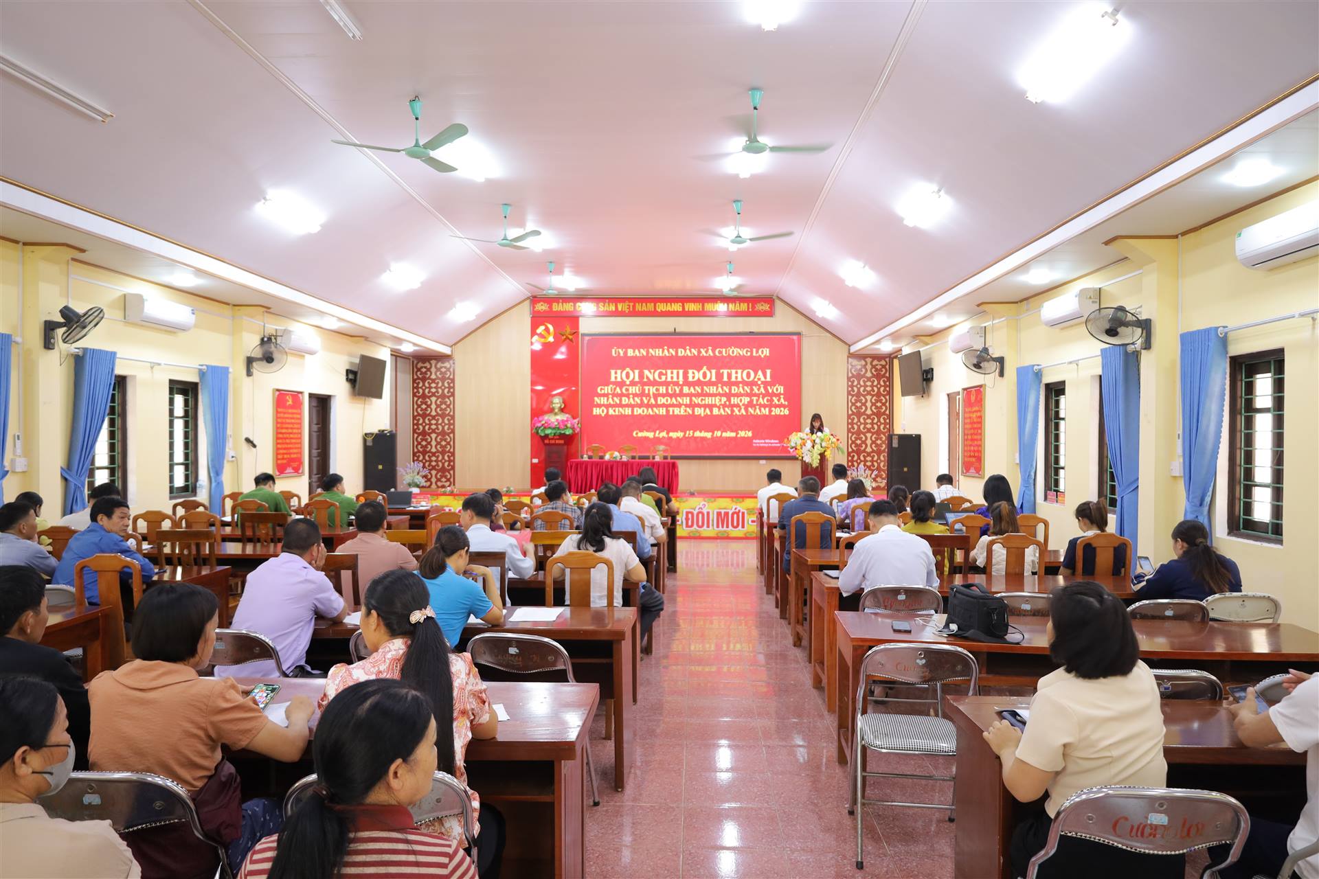UBND xã Cường Lợi đối thoại với Nhân dân, doanh nghiệp, hợp tác xã và hộ kinh doanh