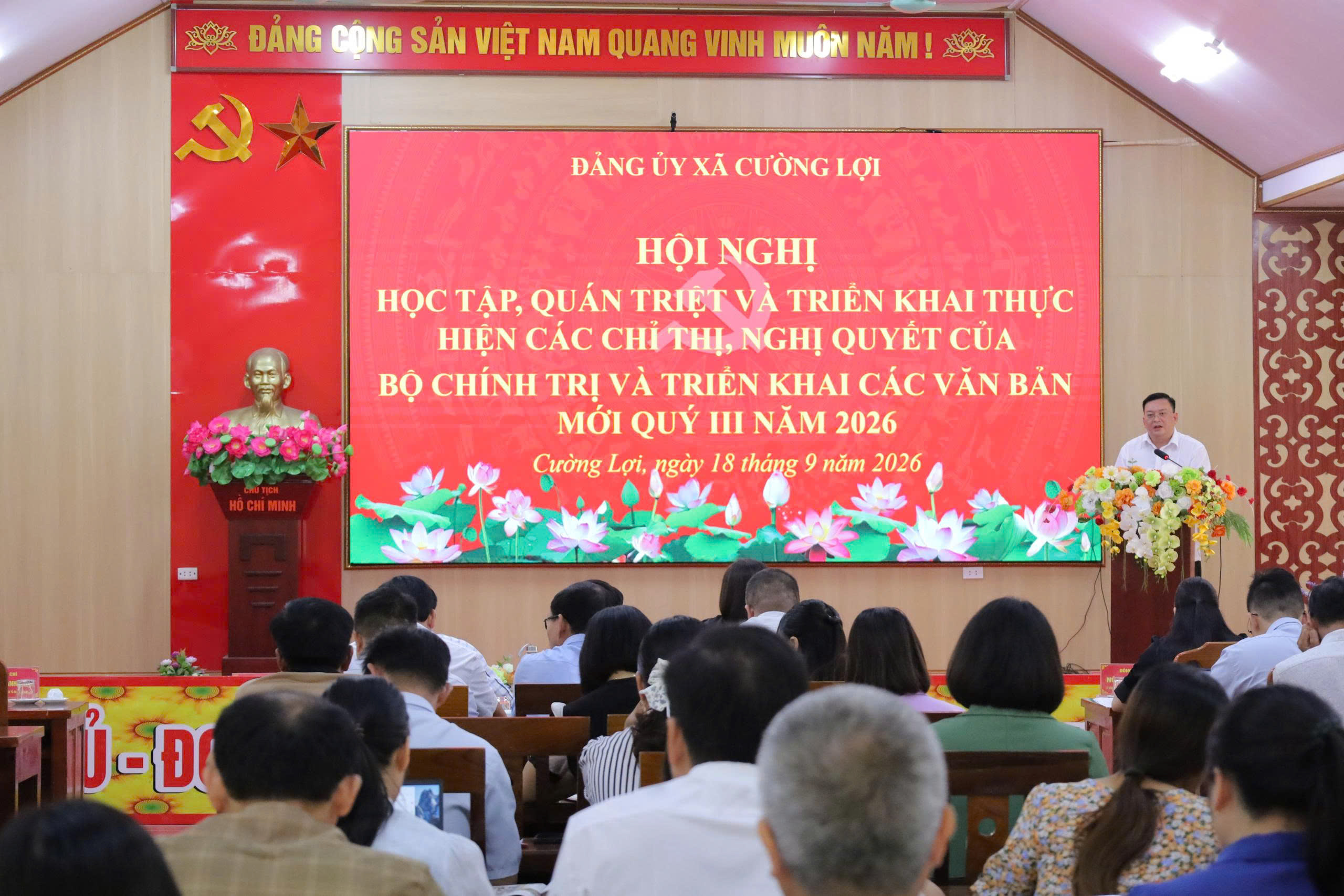 ĐẢNG ỦY XÃ CƯỜNG LỢI TỔ CHỨC HỘI NGHỊ HỌC TẬP, QUÁN TRIỆT CÁC CHỈ THỊ, NGHỊ QUYẾT CỦA BỘ CHÍNH TRỊ