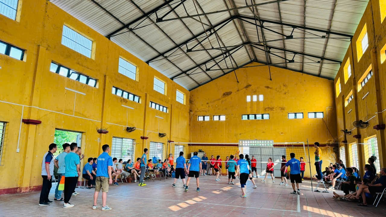 CƯỜNG LỢI TỔ CHỨC THÀNH CÔNG GIẢI BÓNG CHUYỀN HƠI 