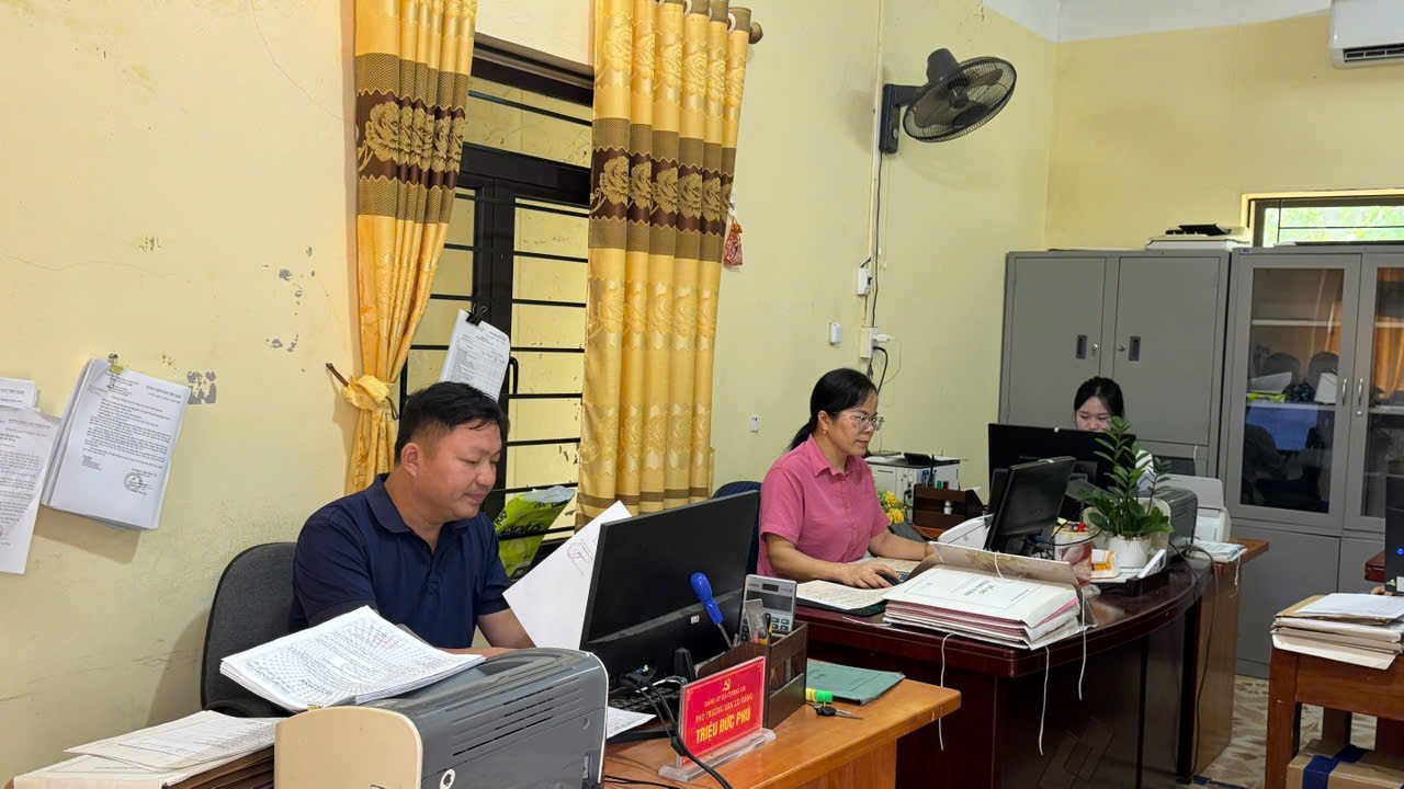 Xã Cường Lợi đẩy nhanh số hóa hồ sơ đảng viên