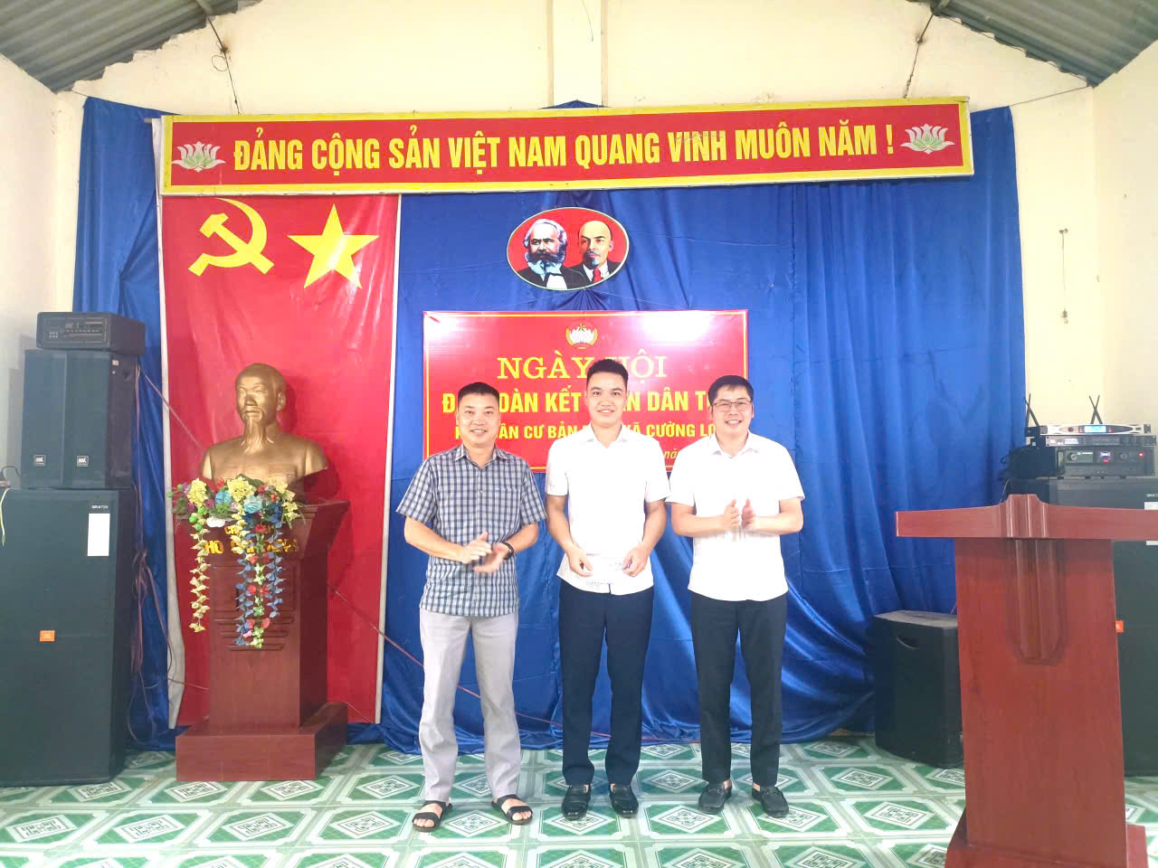Anh-tin-bai