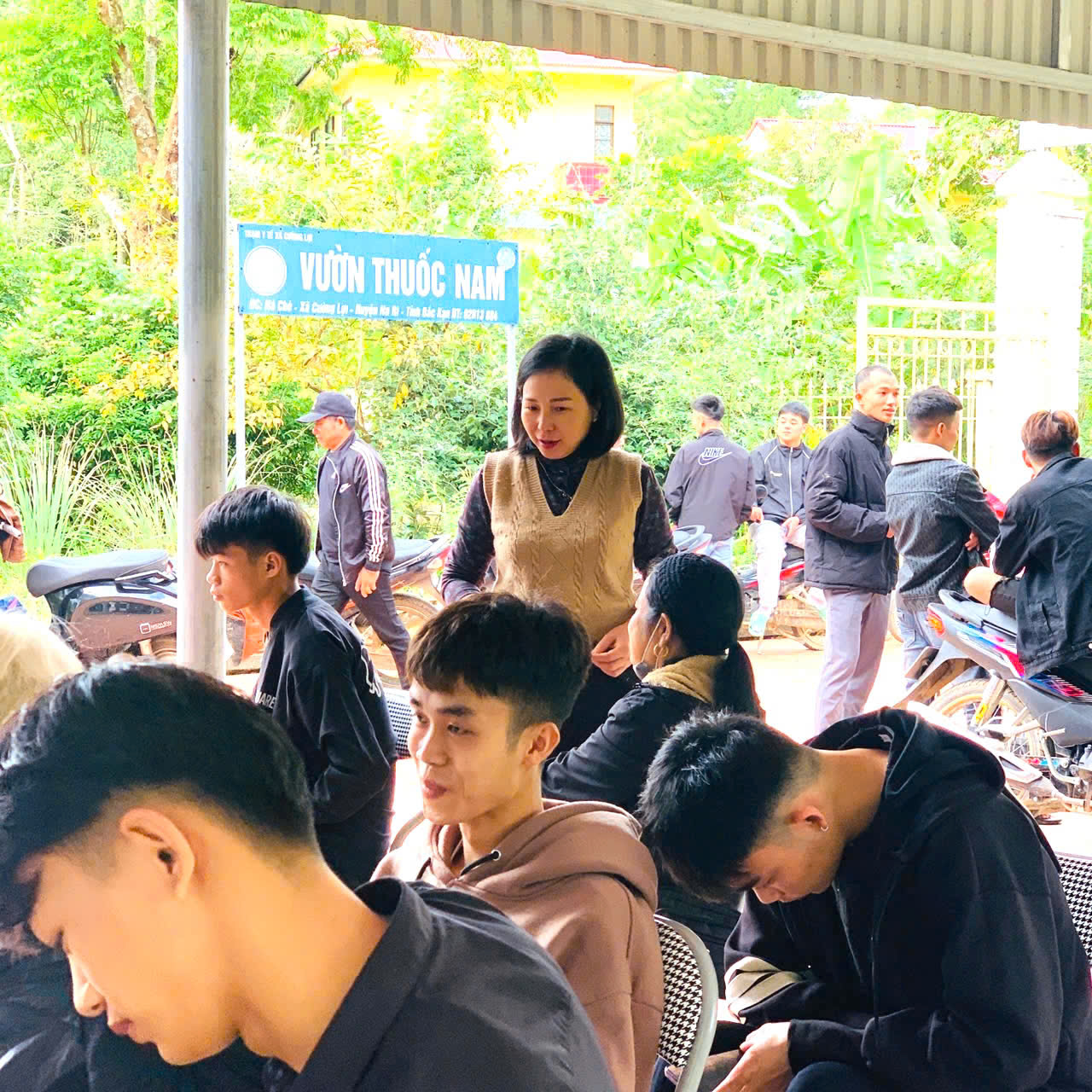 Anh-tin-bai