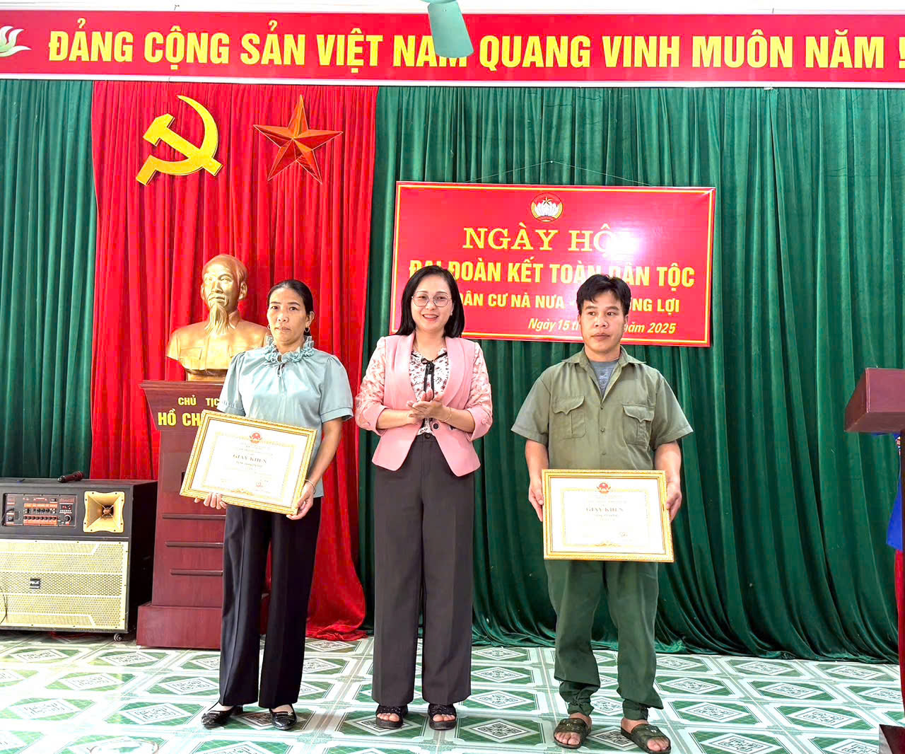 Anh-tin-bai