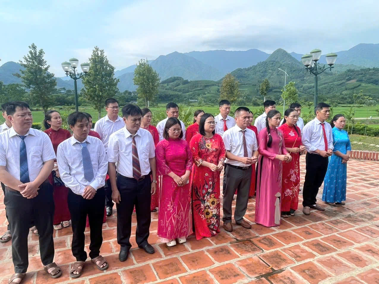 Chi bộ các cơ quan Đảng xã Trần Phú sinh hoạt chuyên đề kỷ niệm 90 năm Ngày thành lập cơ sở Đảng đầu tiên của tỉnh