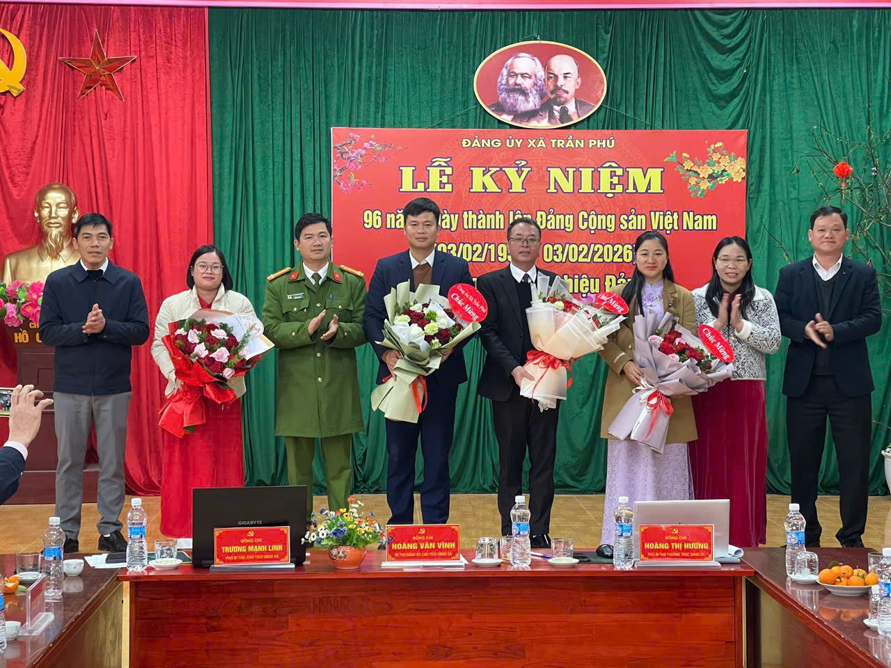 Đảng ủy xã Trần Phú tổ chức Lễ trao tặng Huy hiệu Đảng và Kỷ niệm 96 năm ngày thành lập Đảng cộng sản Việt Nam (03/02/1930 - 03/02/2026)