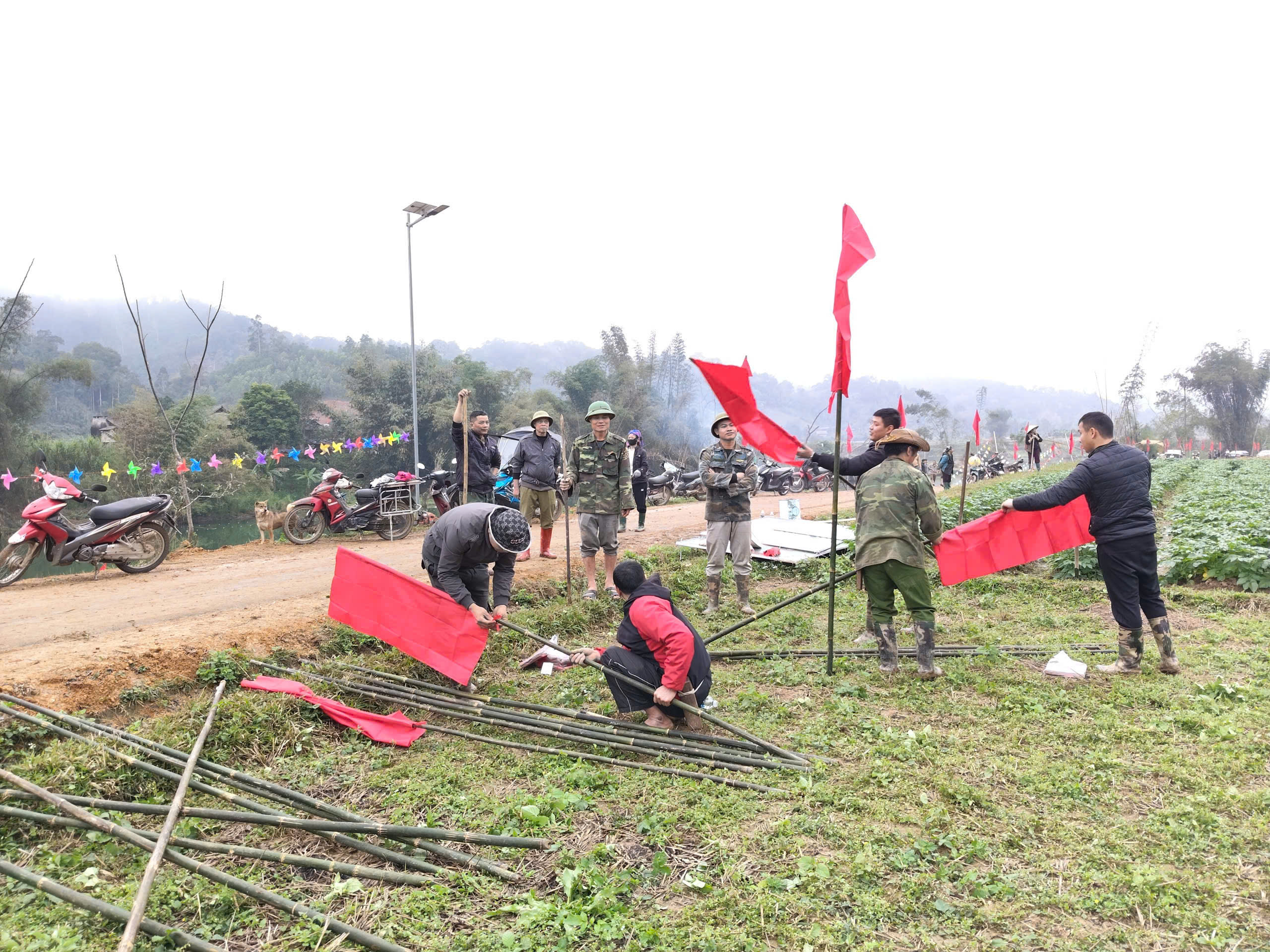 Xã Trần Phú tổ chức lao động vệ sinh, trang trí khu vực tổ chức Hội xuân Bính Ngọ năm 2026