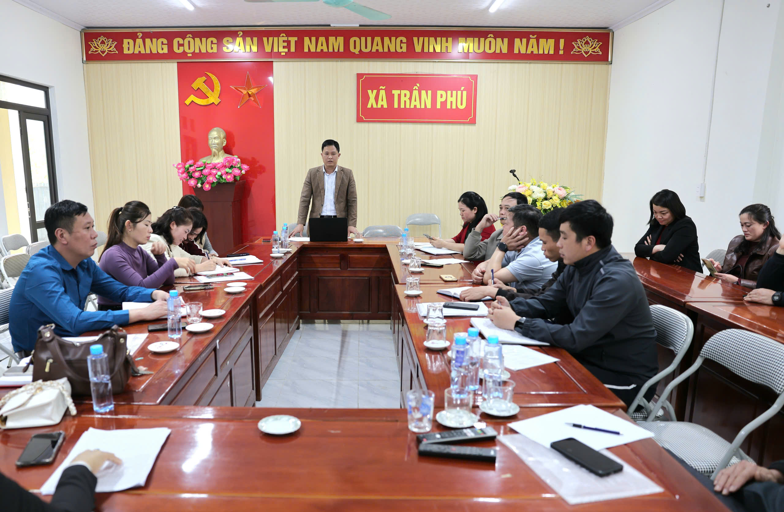 Họp Ban Tổ chức, các tiểu ban giúp việc hội thi thể thao học sinh phổ thông xã Trần Phú năm học 2025 - 2026 