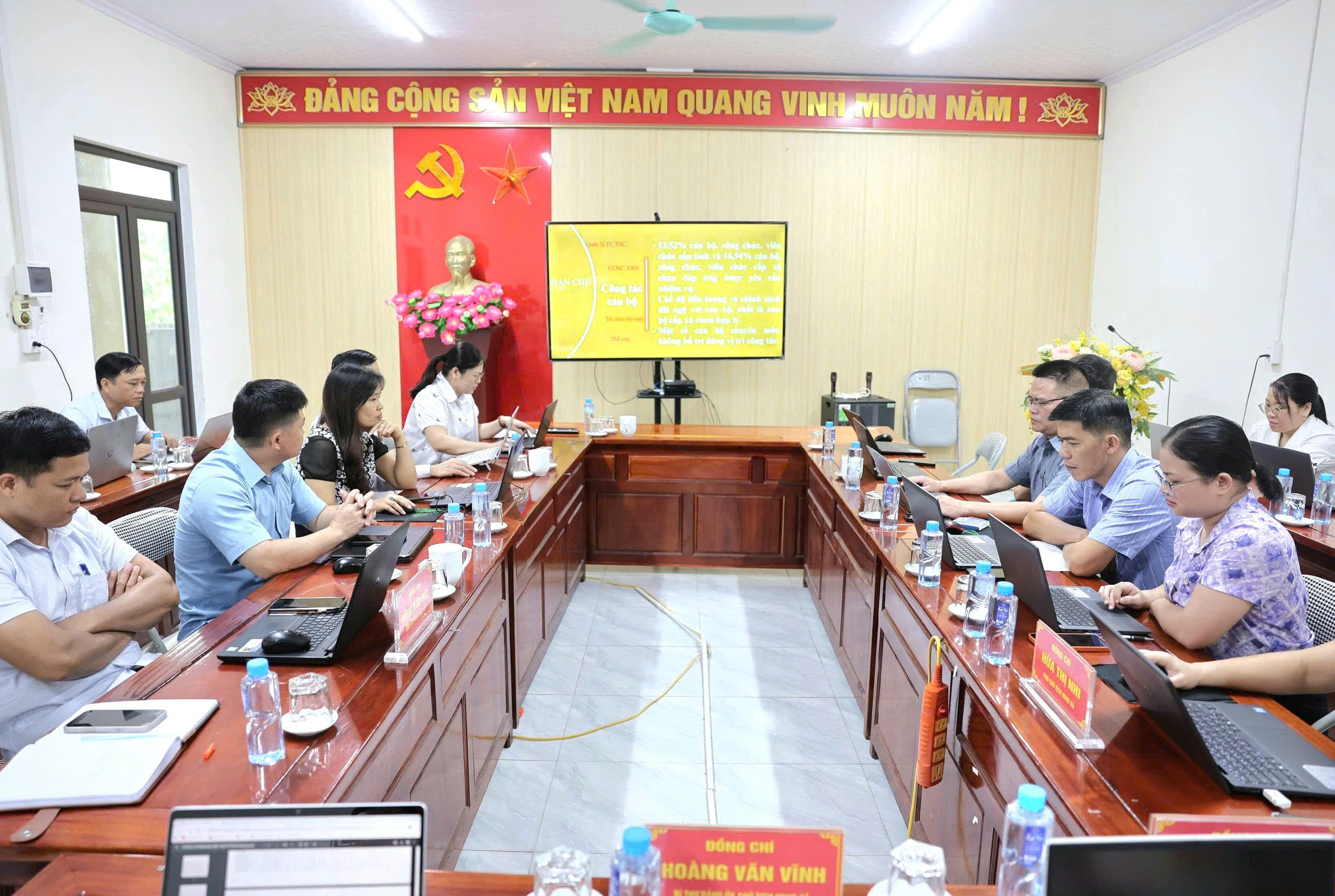 Đảng ủy xã Trần Phú tham dự Hội nghị trực tuyến toàn quốc sơ kết 01 năm vận hành mô hình tổ chức tổng thể của hệ thống chính trị, mô hình chính quyền địa phương 3 cấp