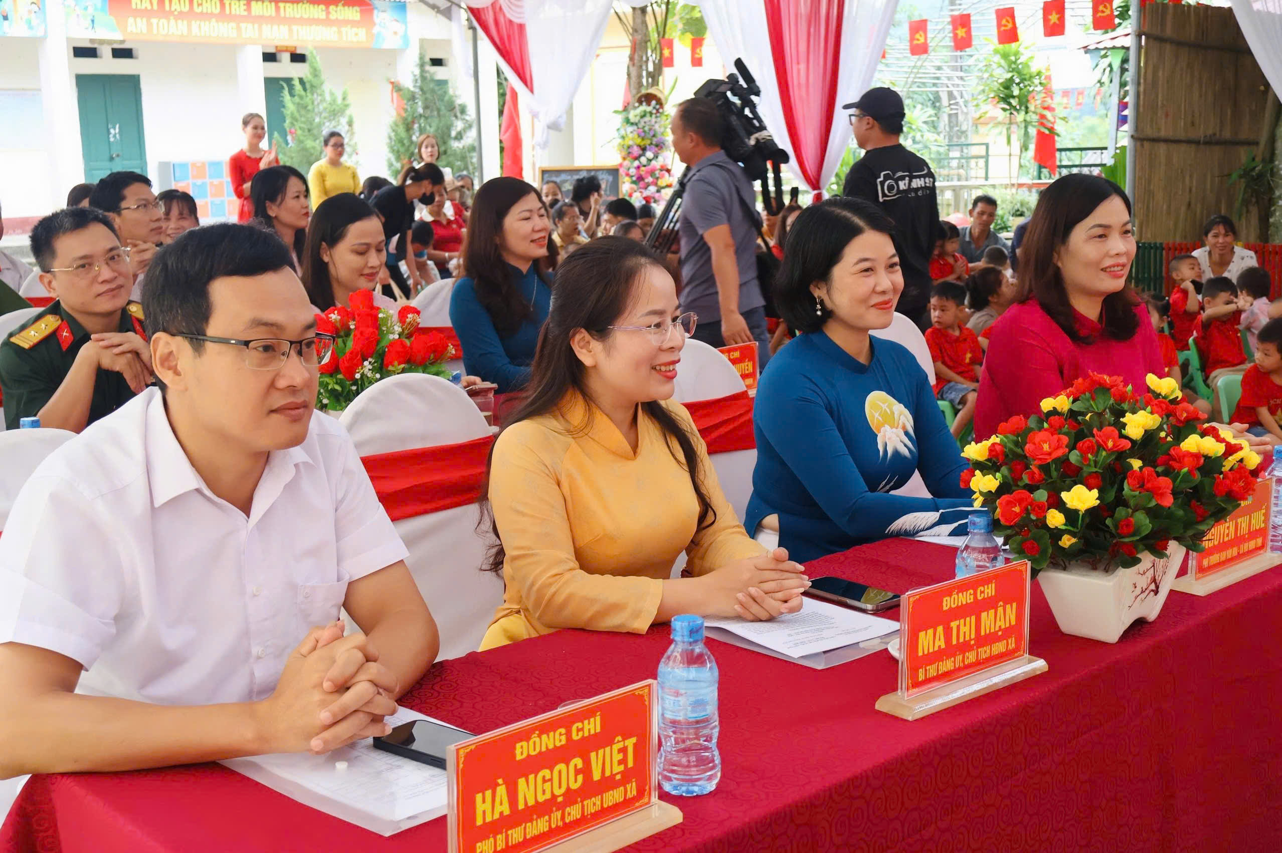 BẠCH THÔNG RỘN RÀNG NGÀY KHAI GIẢNG NĂM HỌC 2026 - 2027