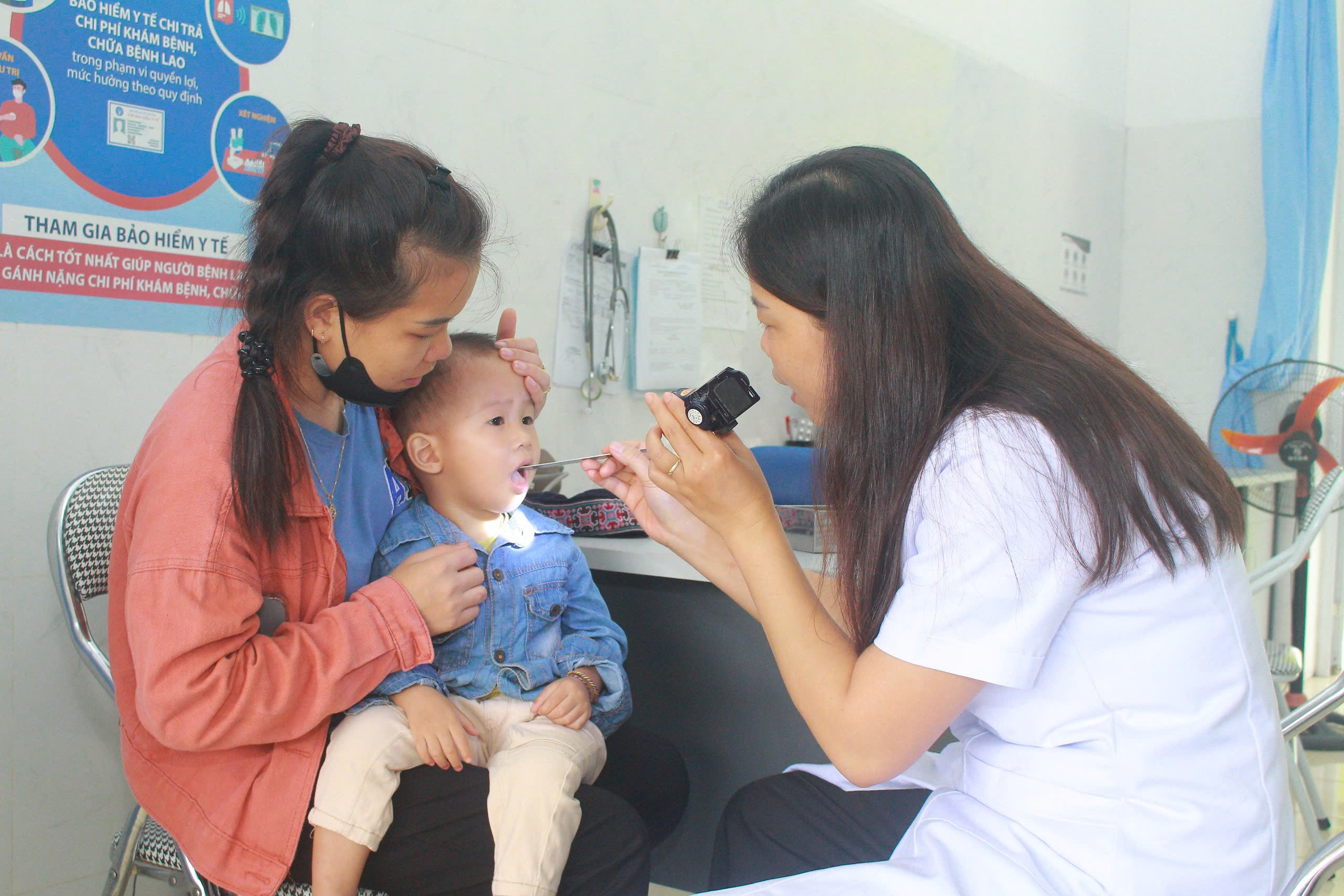 Bạch Thông khám sàng lọc cho trẻ em khuyết tật có hoàn cảnh khó khăn