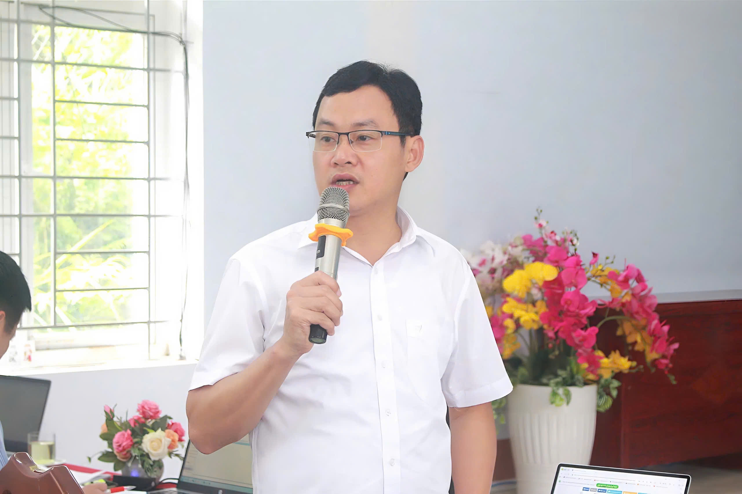 Anh-tin-bai