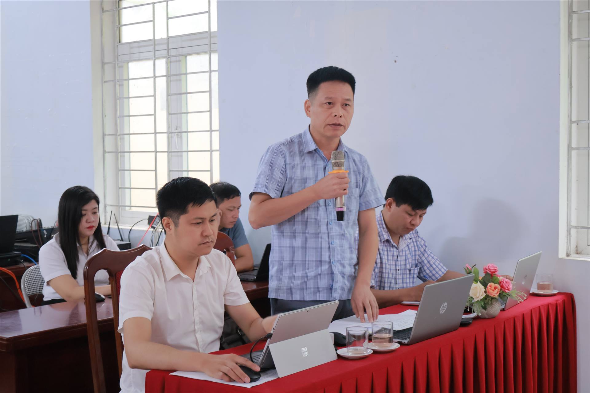 Anh-tin-bai