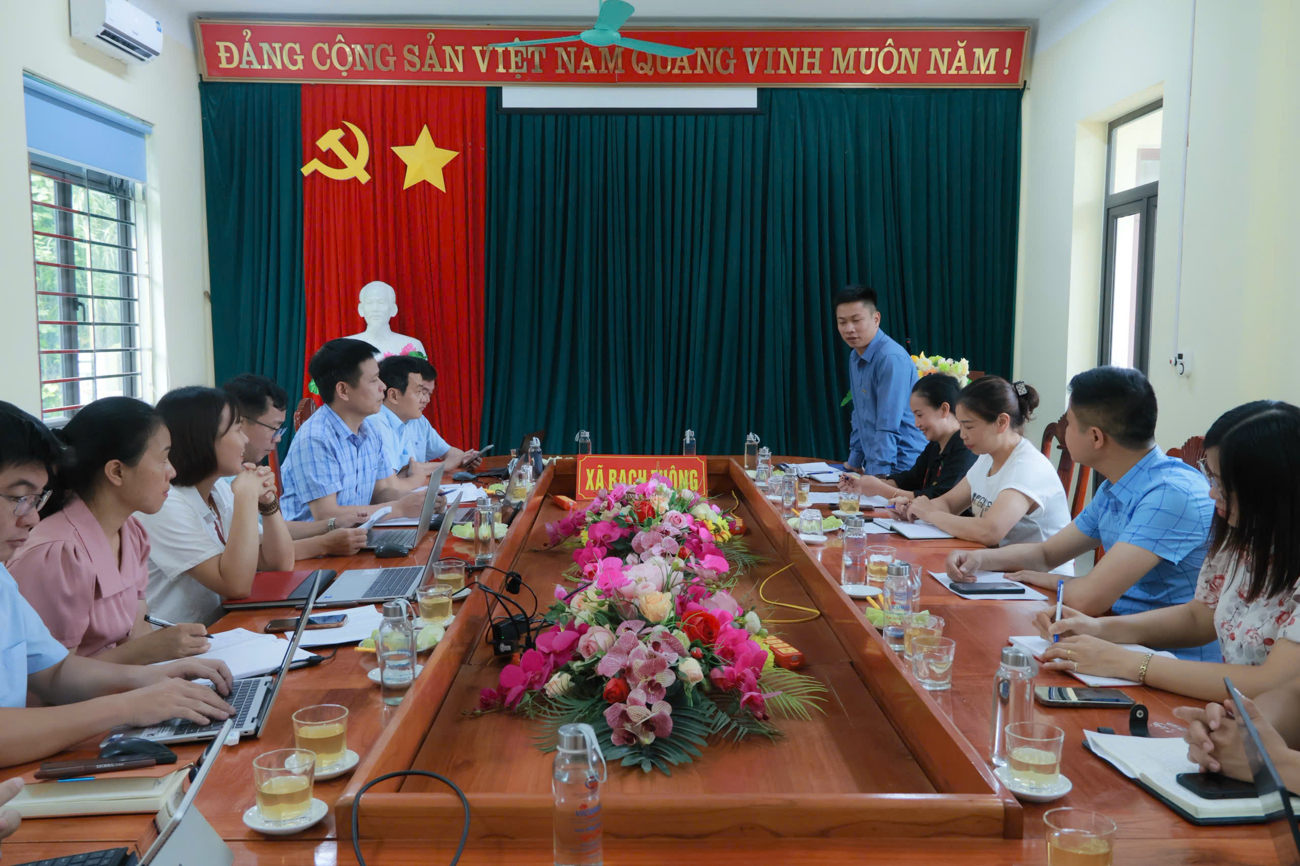 Anh-tin-bai