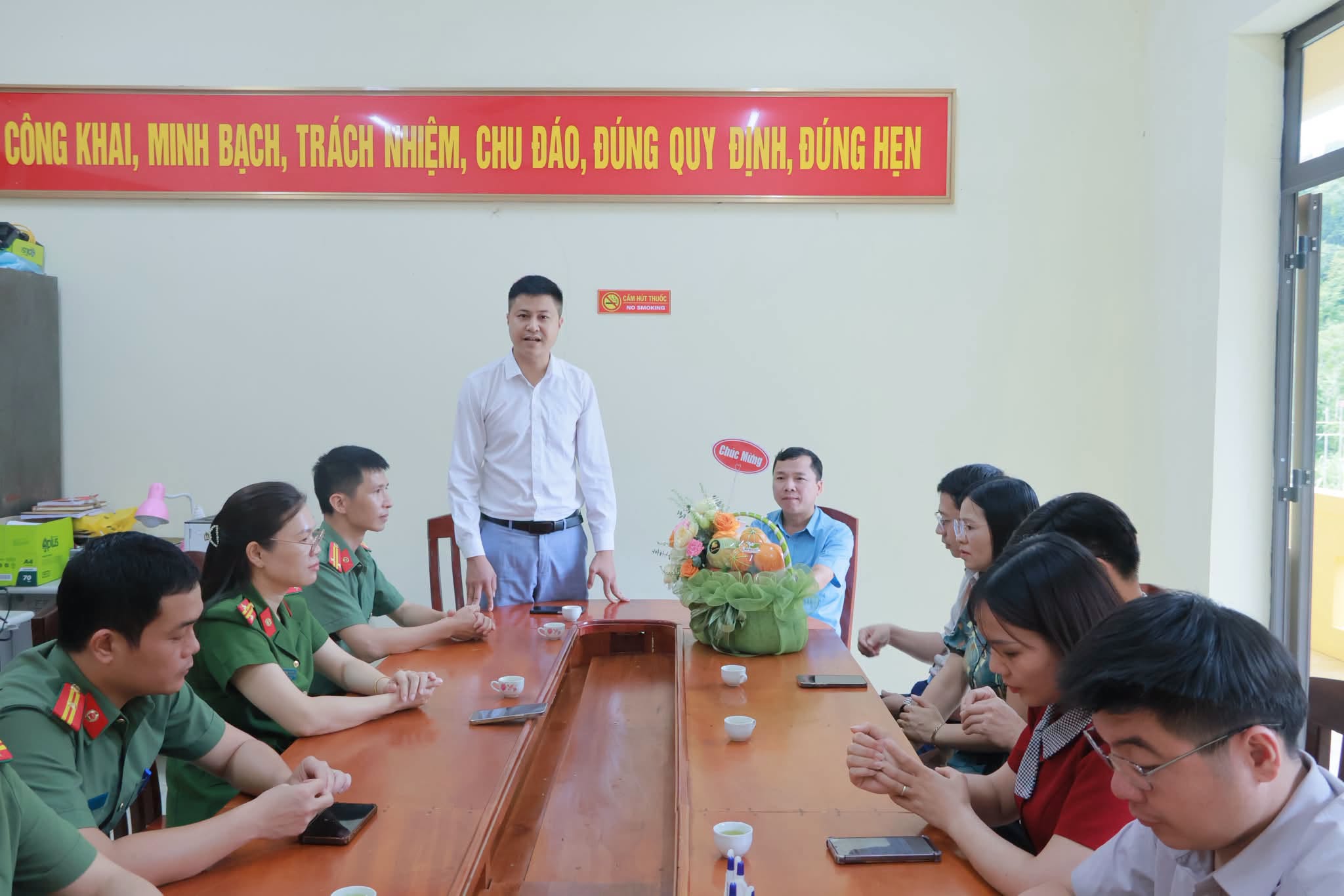 Anh-tin-bai