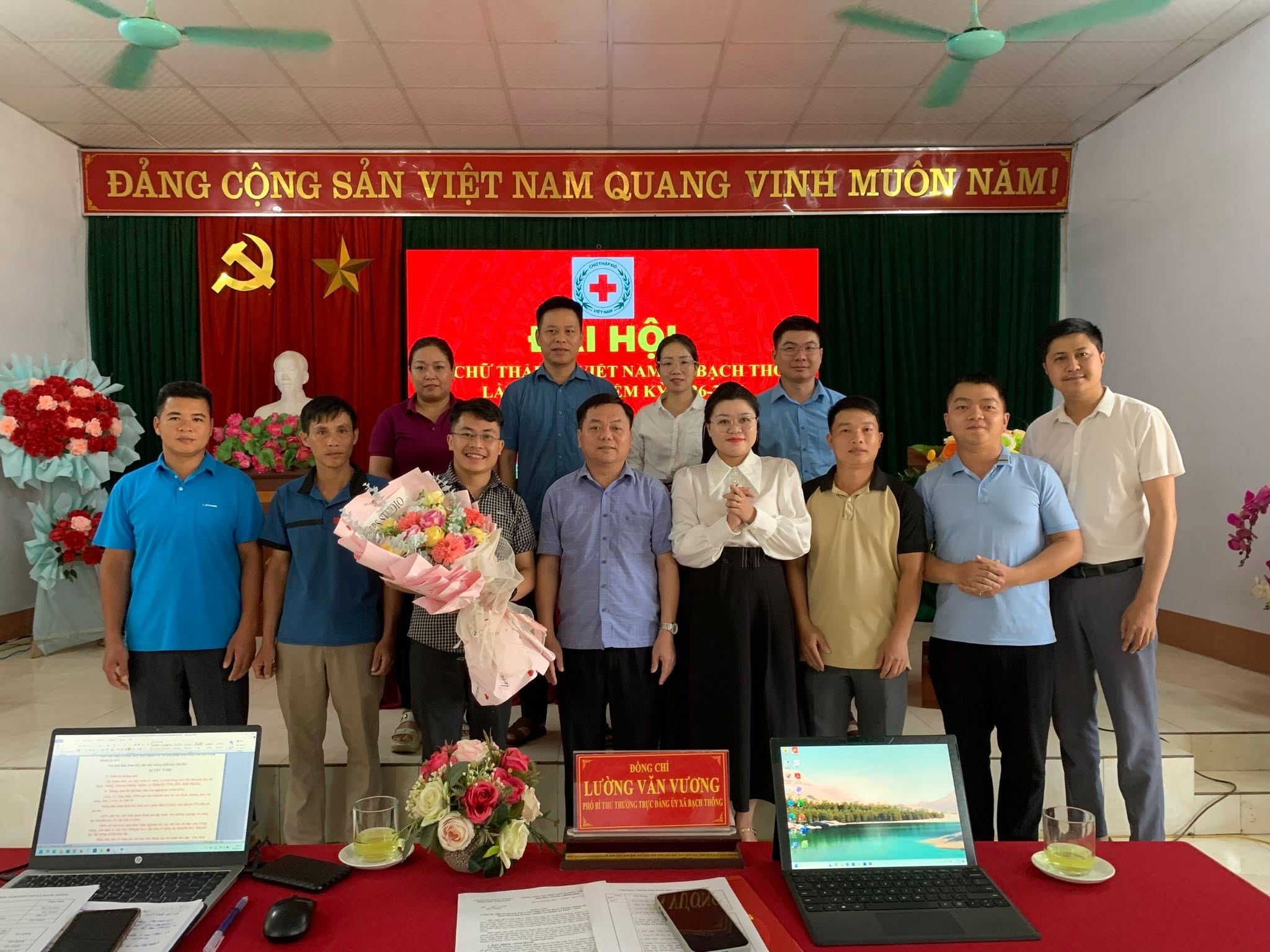 Anh-tin-bai