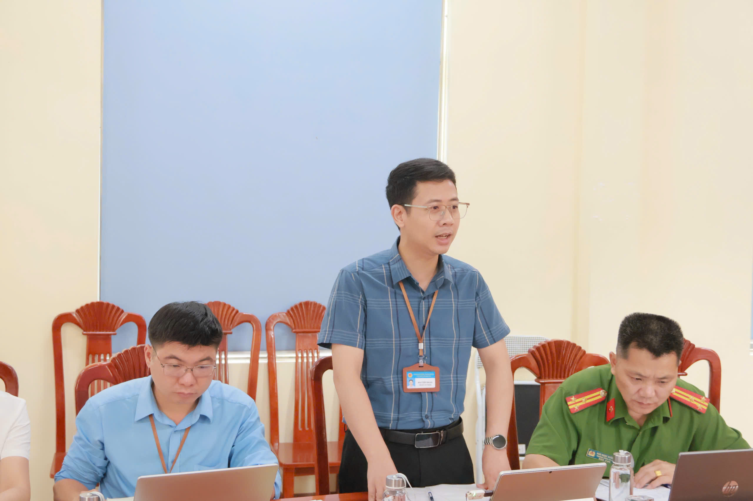 Anh-tin-bai