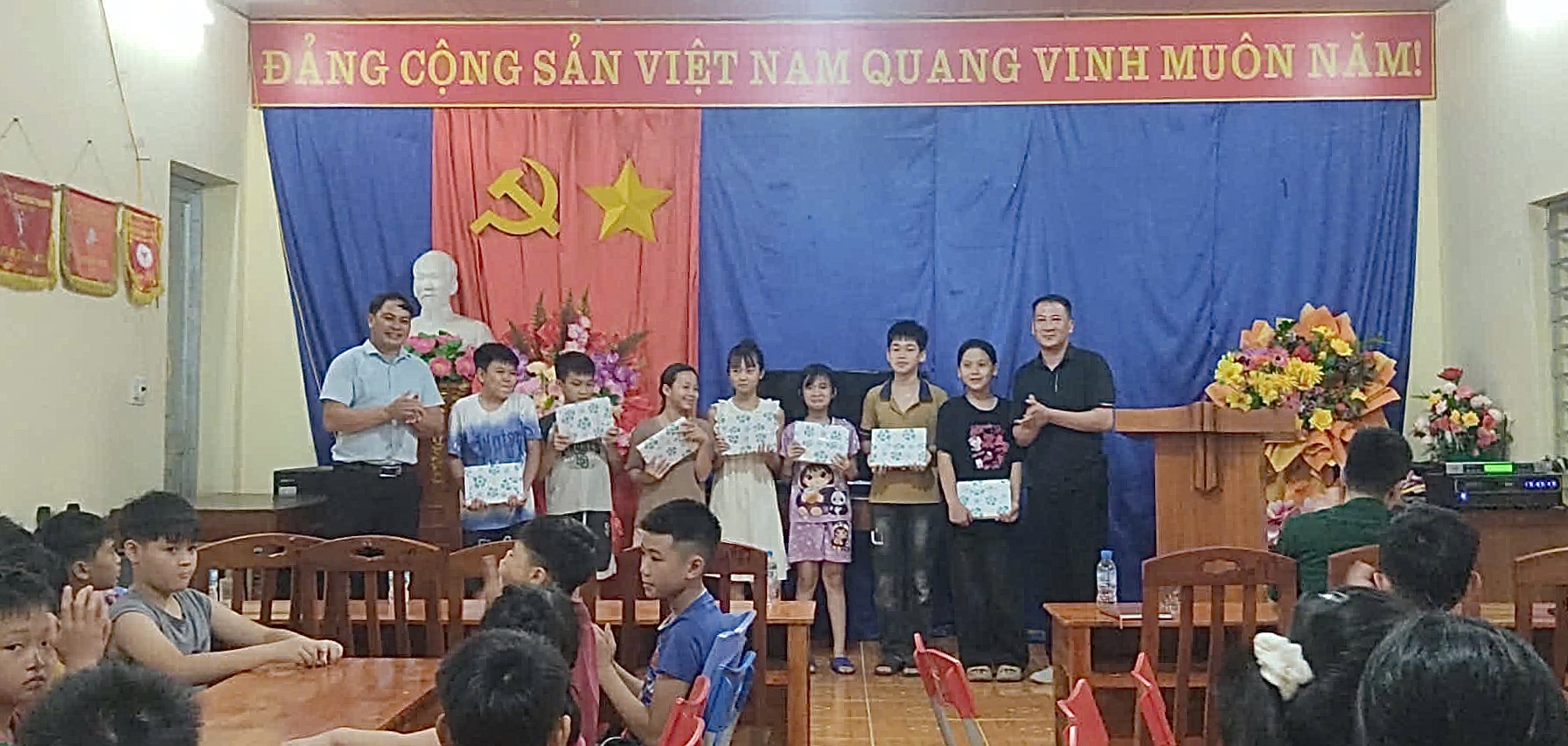 Anh-tin-bai