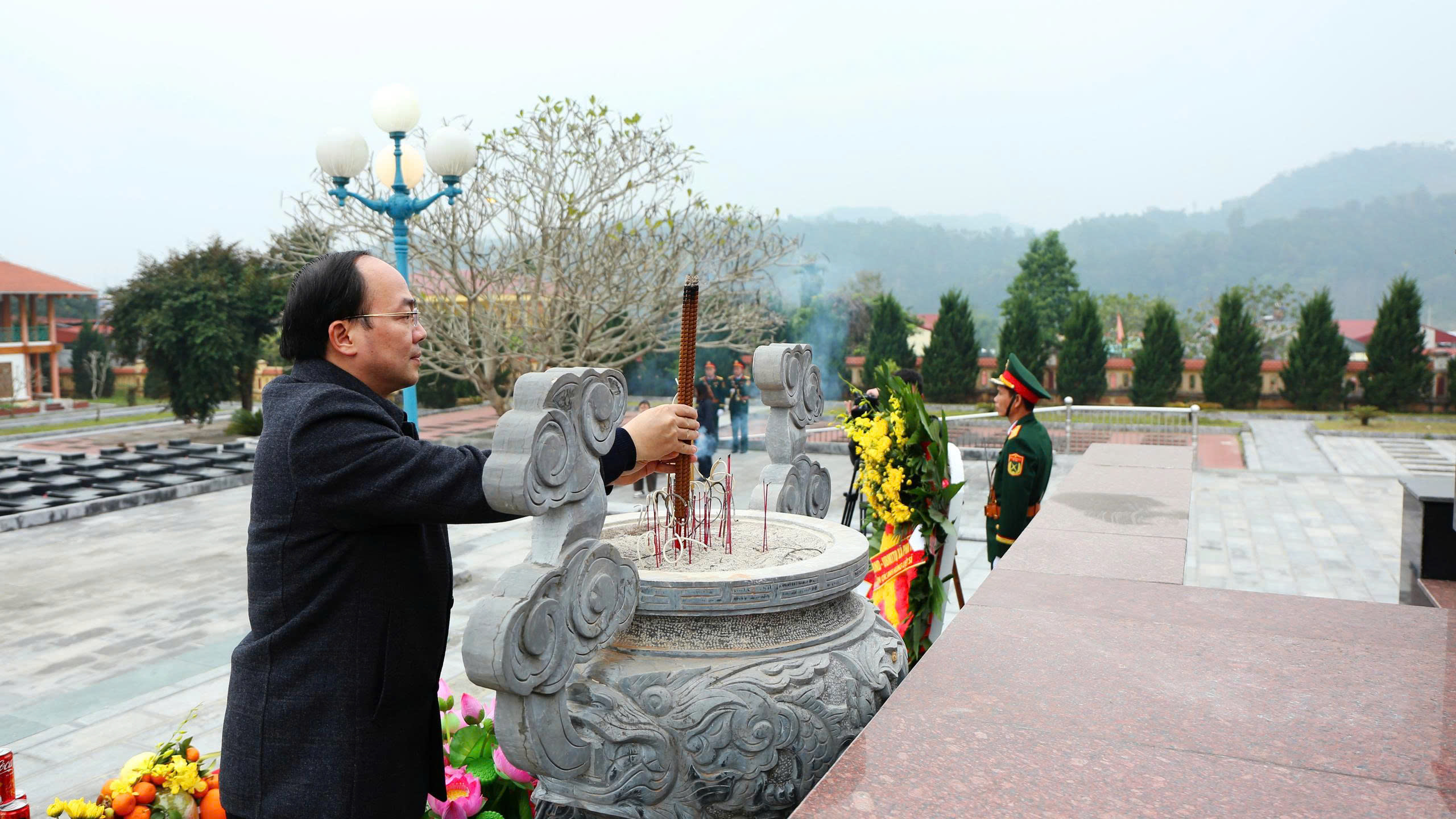 Anh-tin-bai