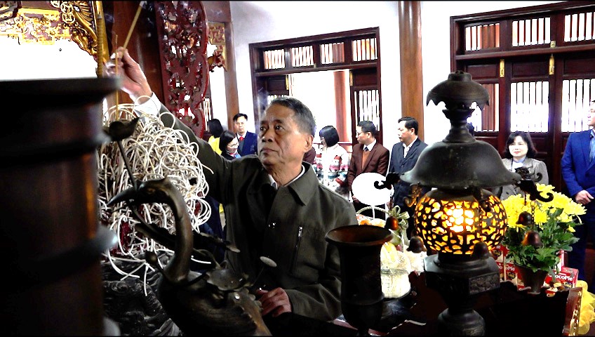 Anh-tin-bai