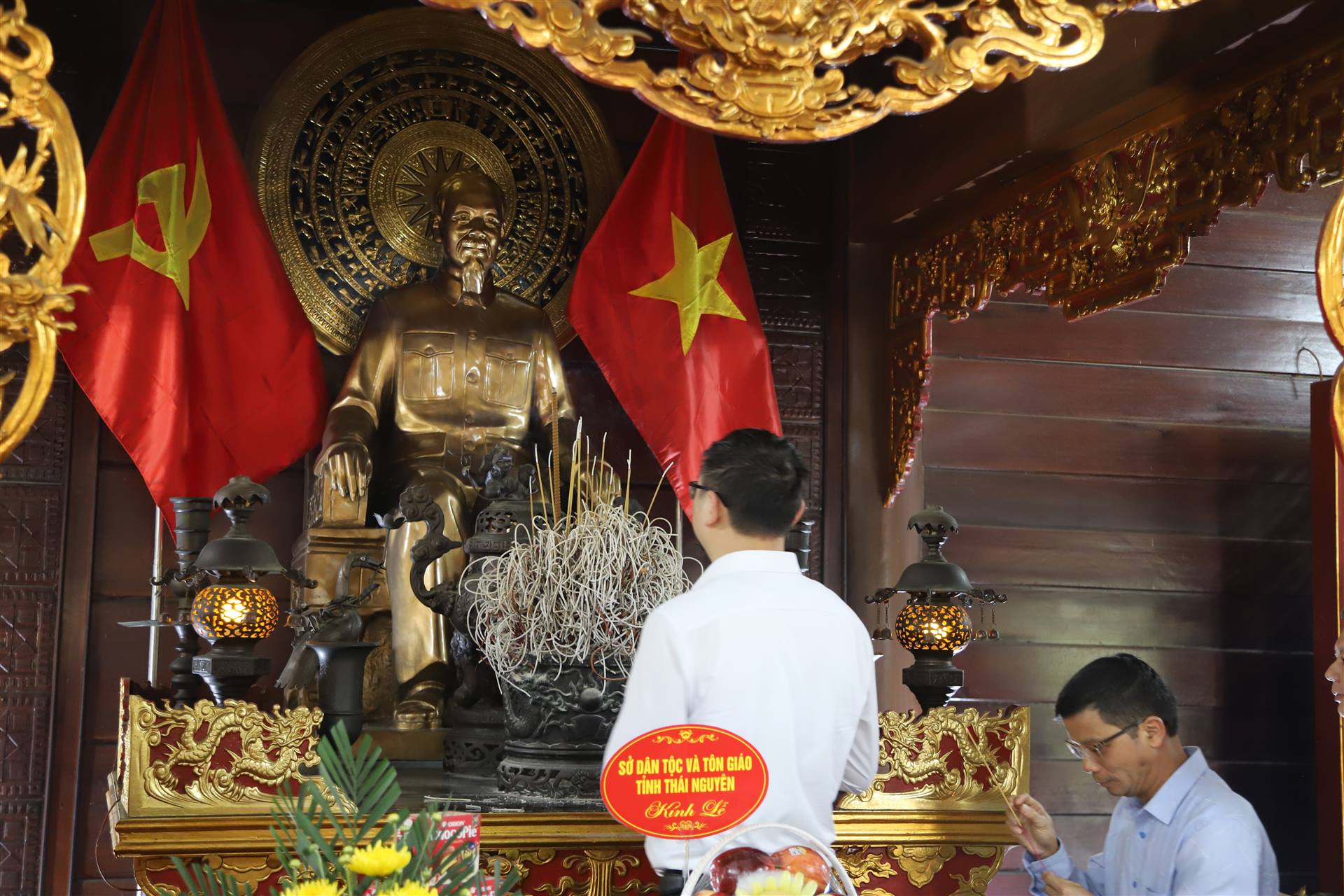 Anh-tin-bai