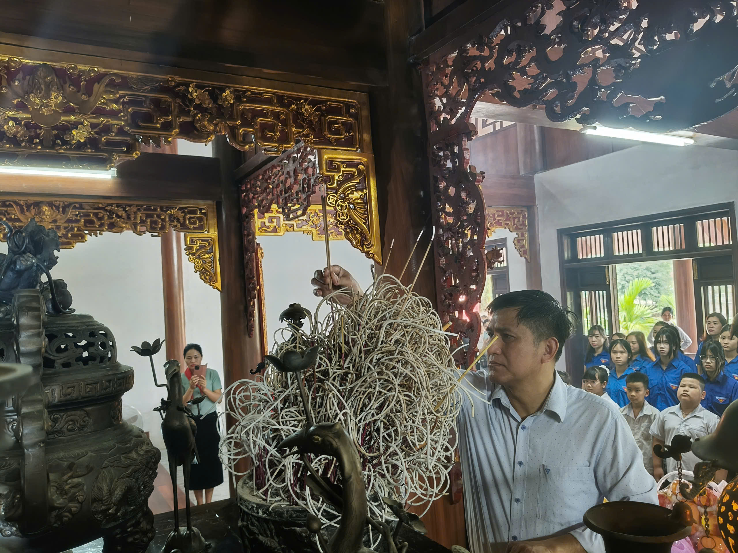 Anh-tin-bai