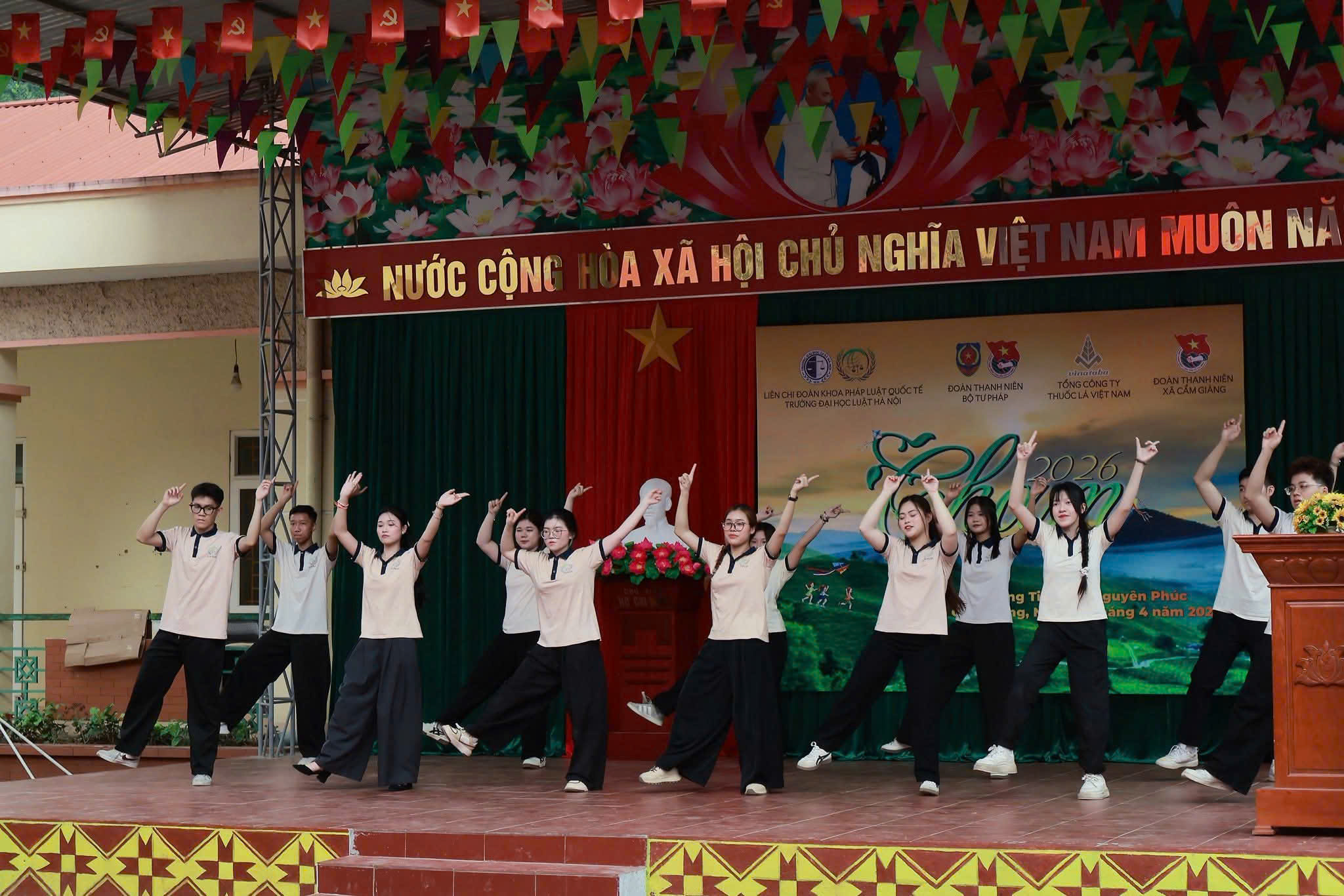 Anh-tin-bai
