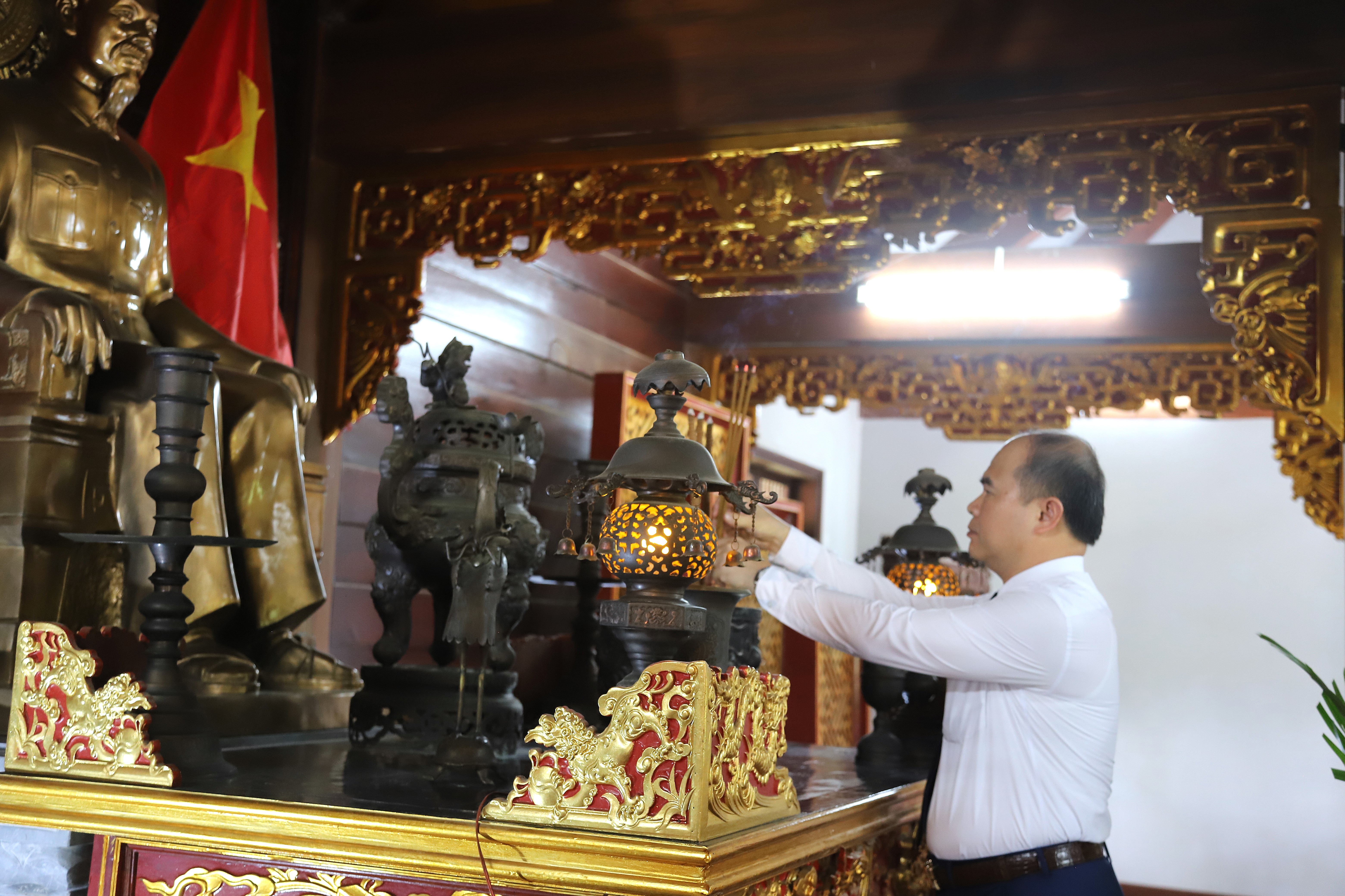 Anh-tin-bai