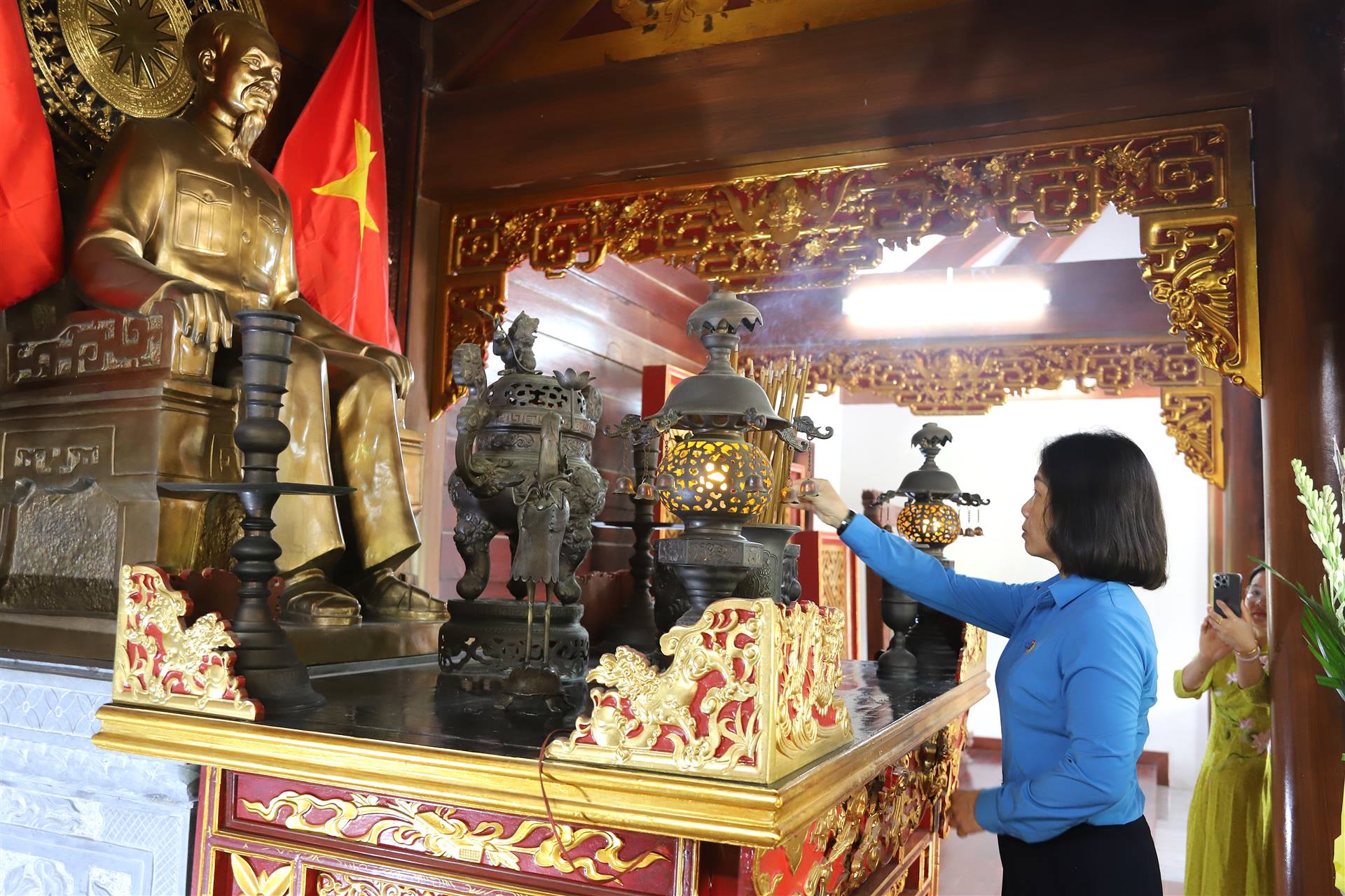 Anh-tin-bai