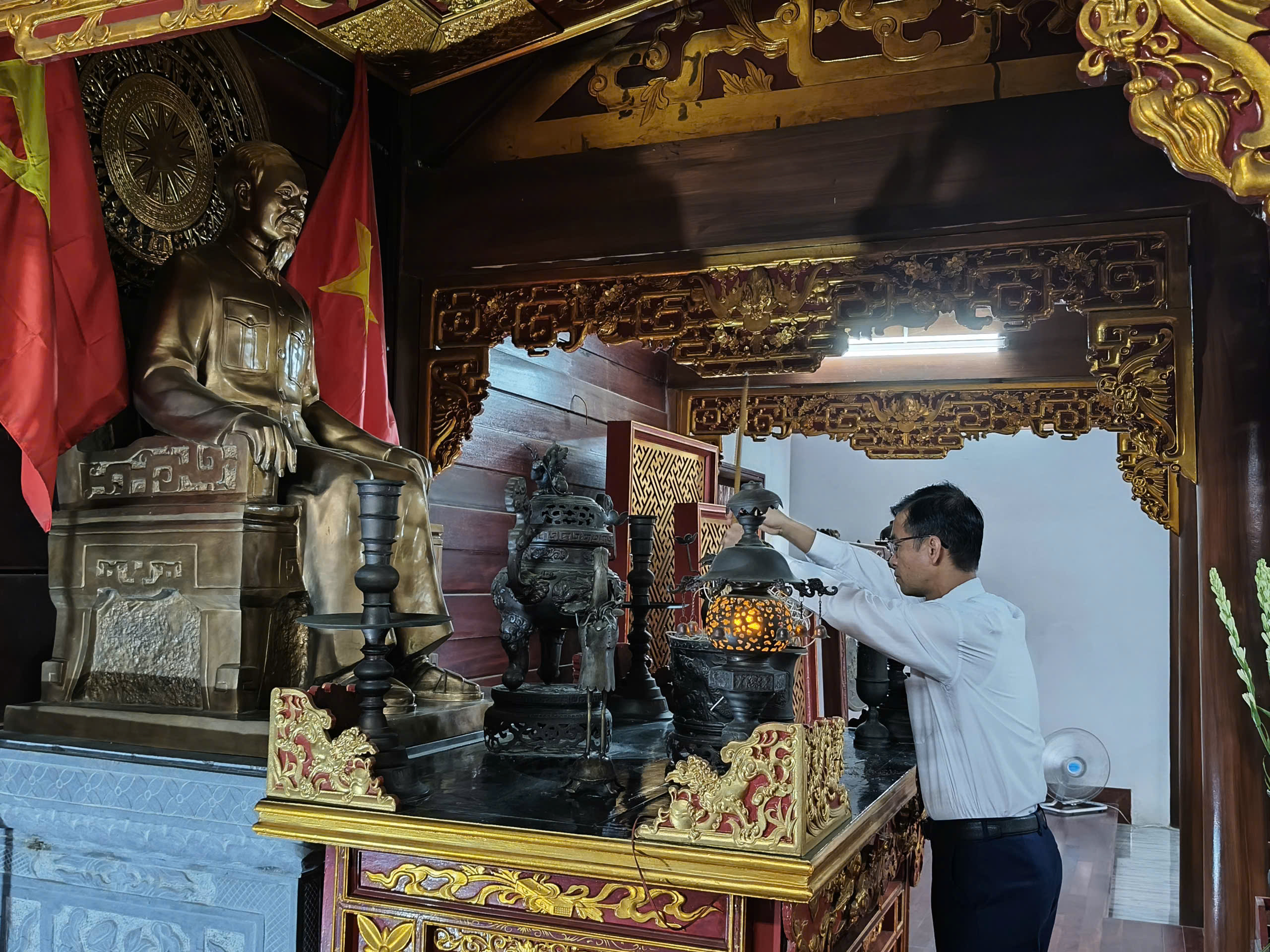Anh-tin-bai