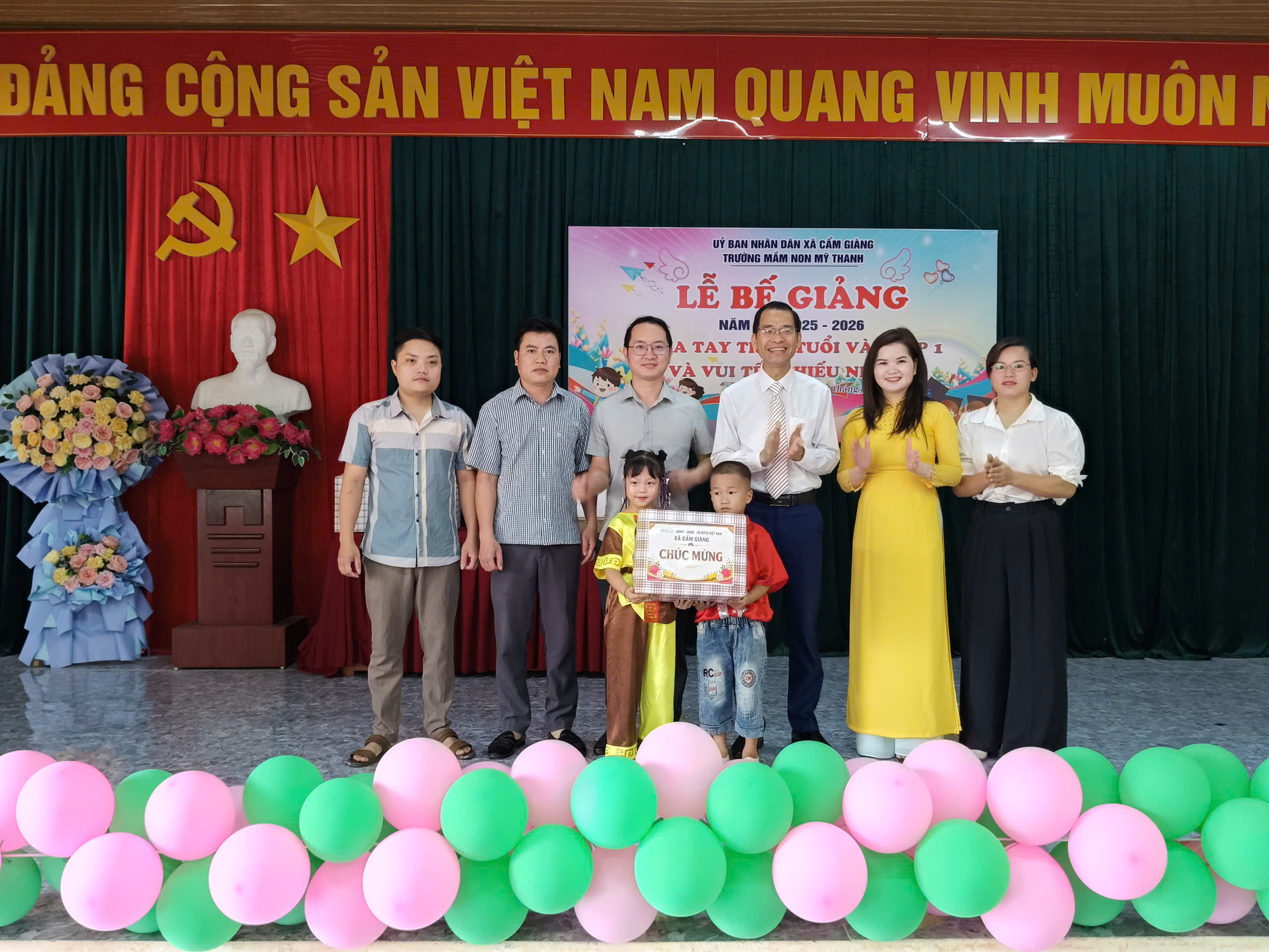 Anh-tin-bai