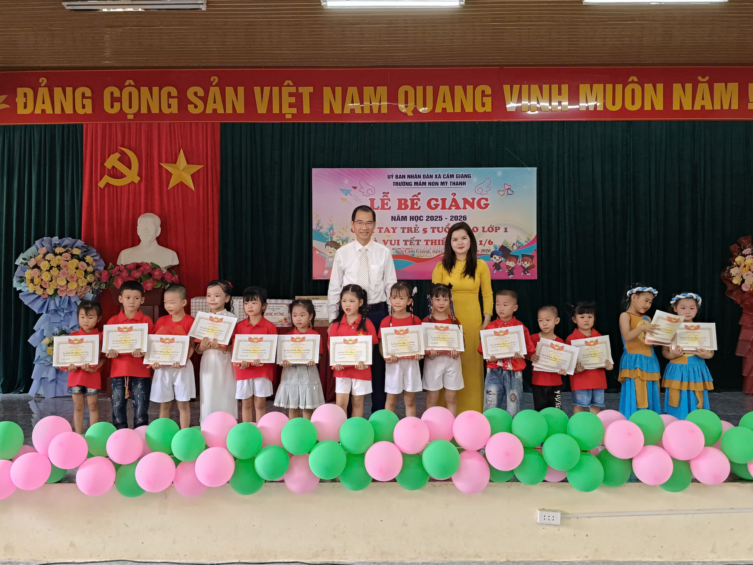 Anh-tin-bai