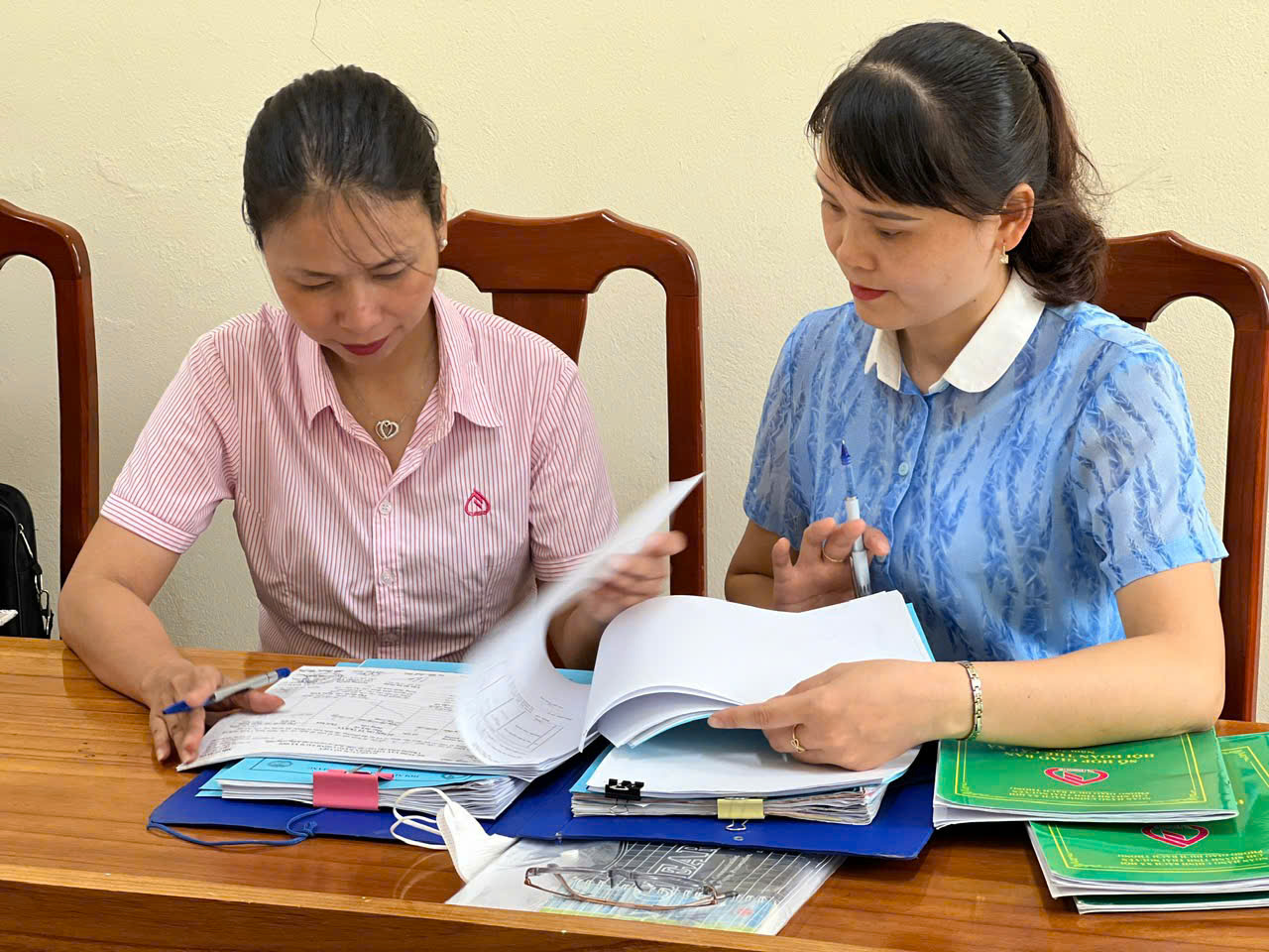 Anh-tin-bai