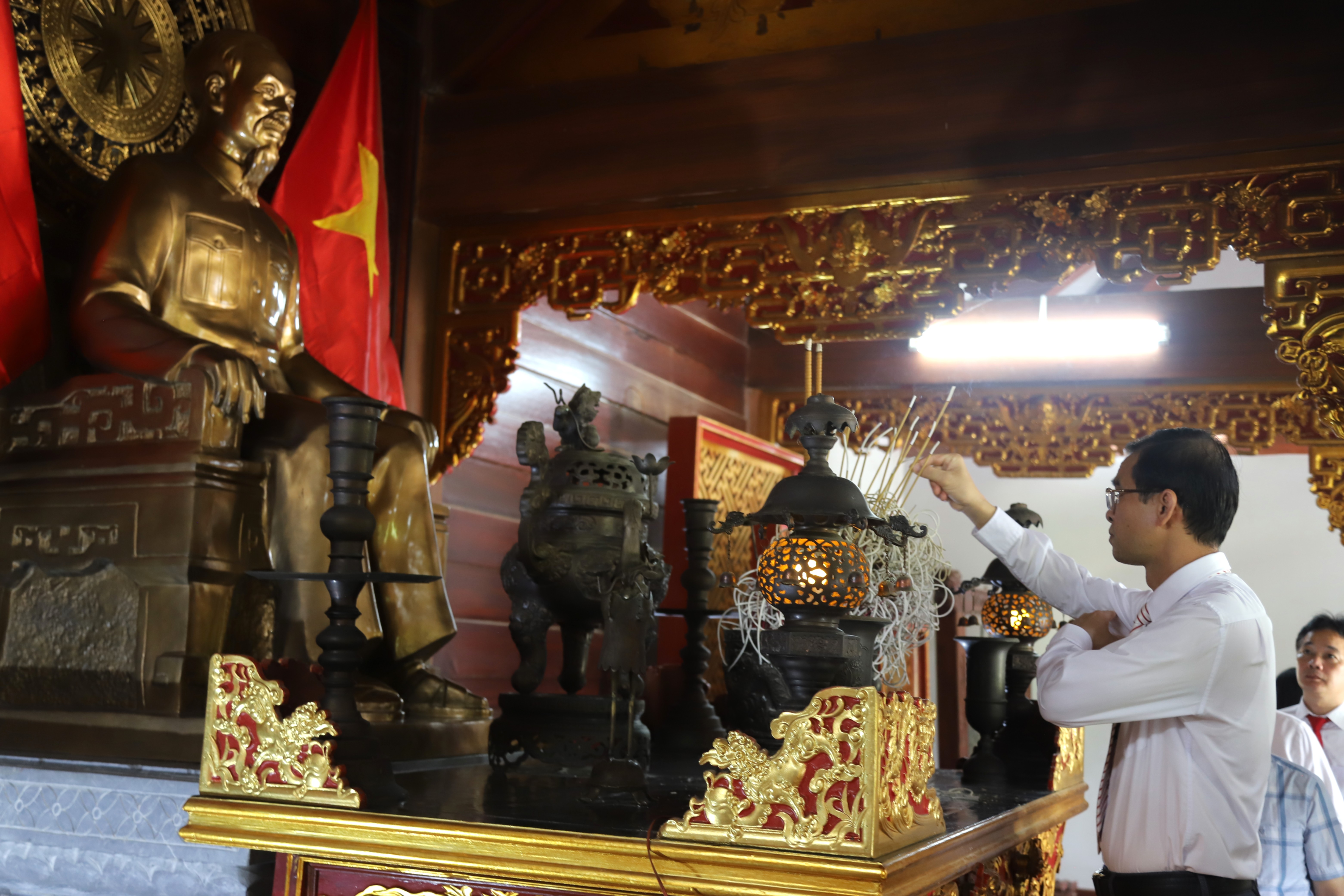 Anh-tin-bai