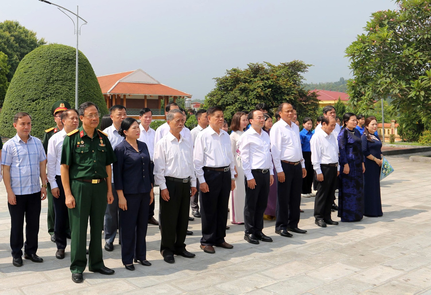 Anh-tin-bai
