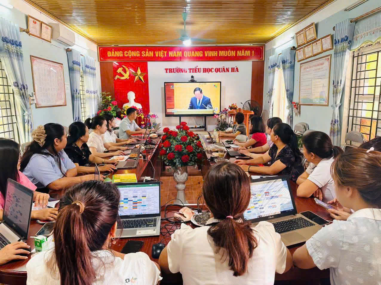 Anh-tin-bai