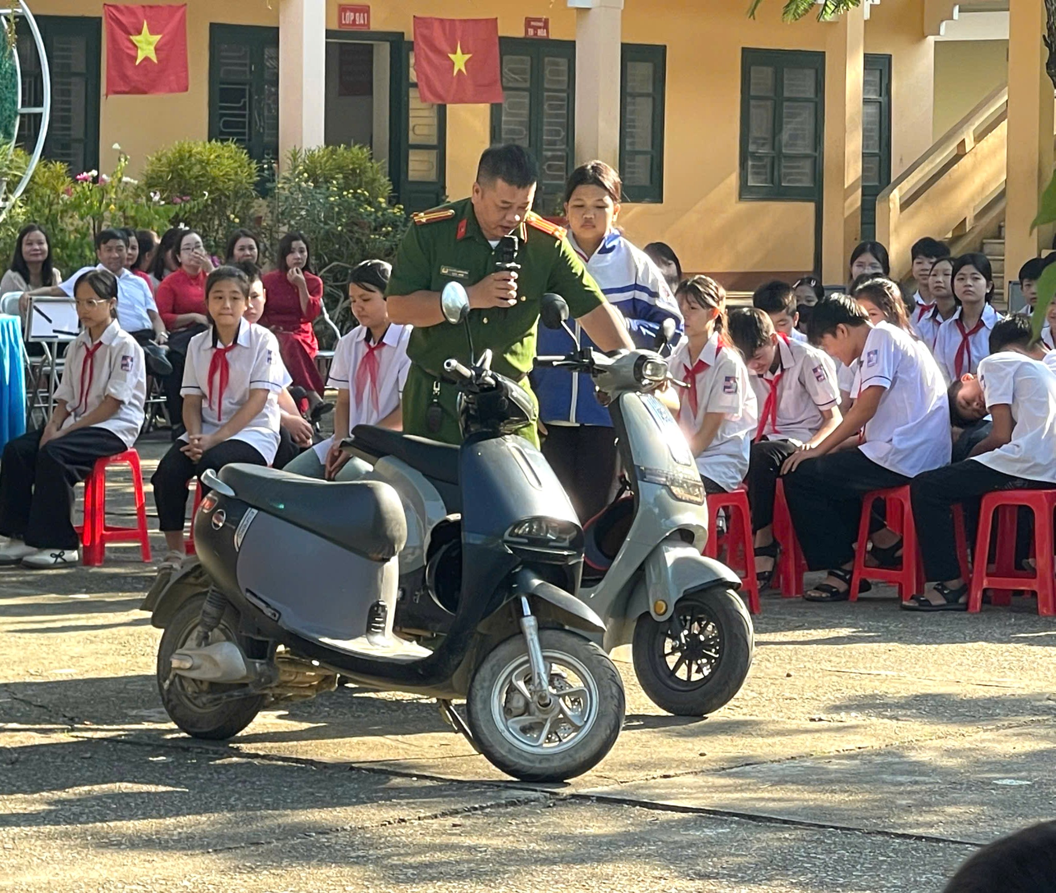 Anh-tin-bai
