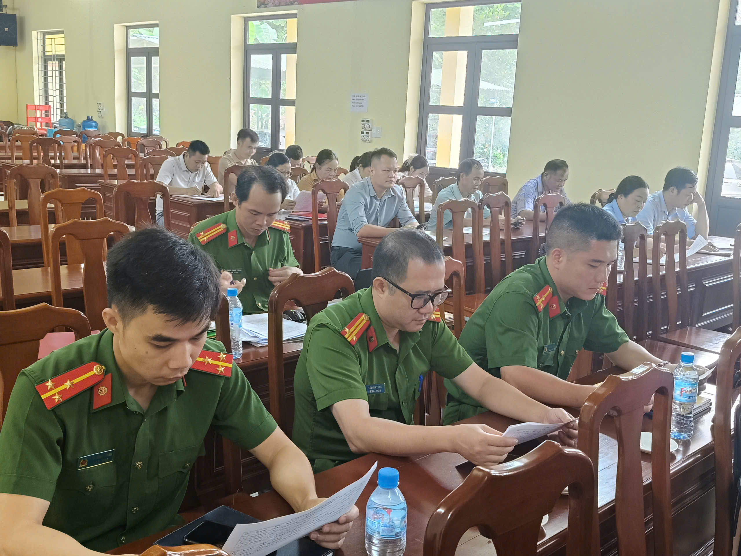 Anh-tin-bai