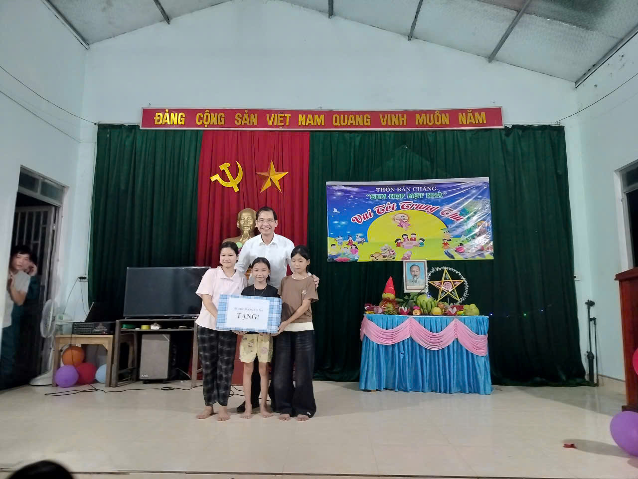Anh-tin-bai