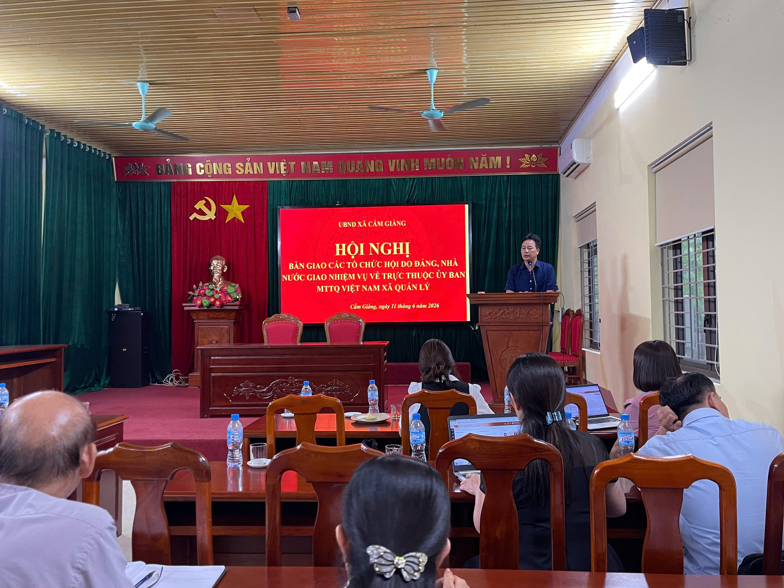 XÃ CẨM GIÀNG BÀN GIAO CÁC TỔ CHỨC HỘI VỀ TRỰC THUỘC ỦY BAN MTTQ VIỆT NAM XÃ QUẢN LÝ