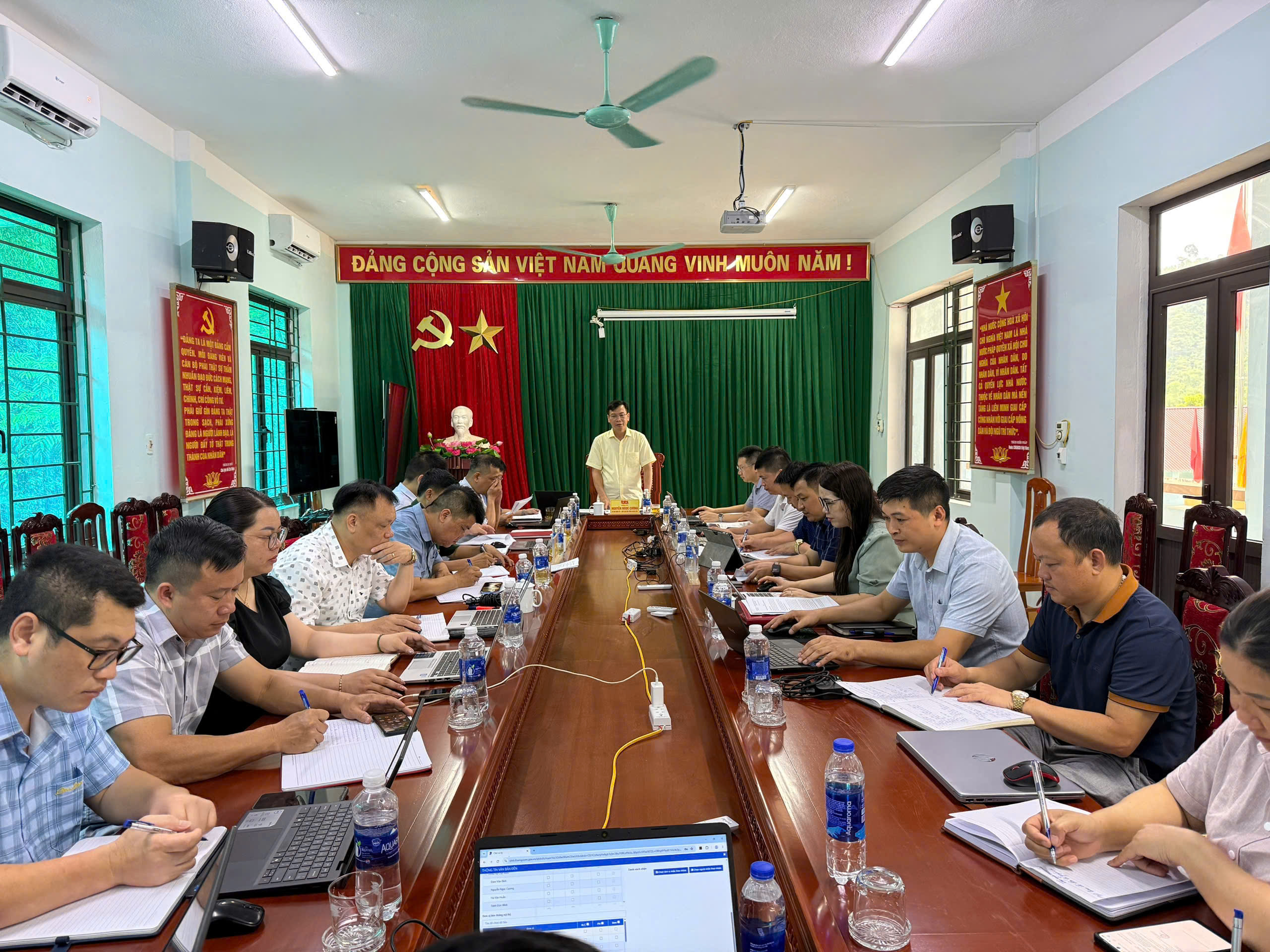 HỘI NGHỊ BAN THƯỜNG VỤ ĐẢNG ỦY XÃ CÔN MINH MỞ RỘNG CHO Ý KIẾN VỀ PHƯƠNG ÁN SẮP XẾP, SÁP NHẬP THÔN VÀ CHI BỘ