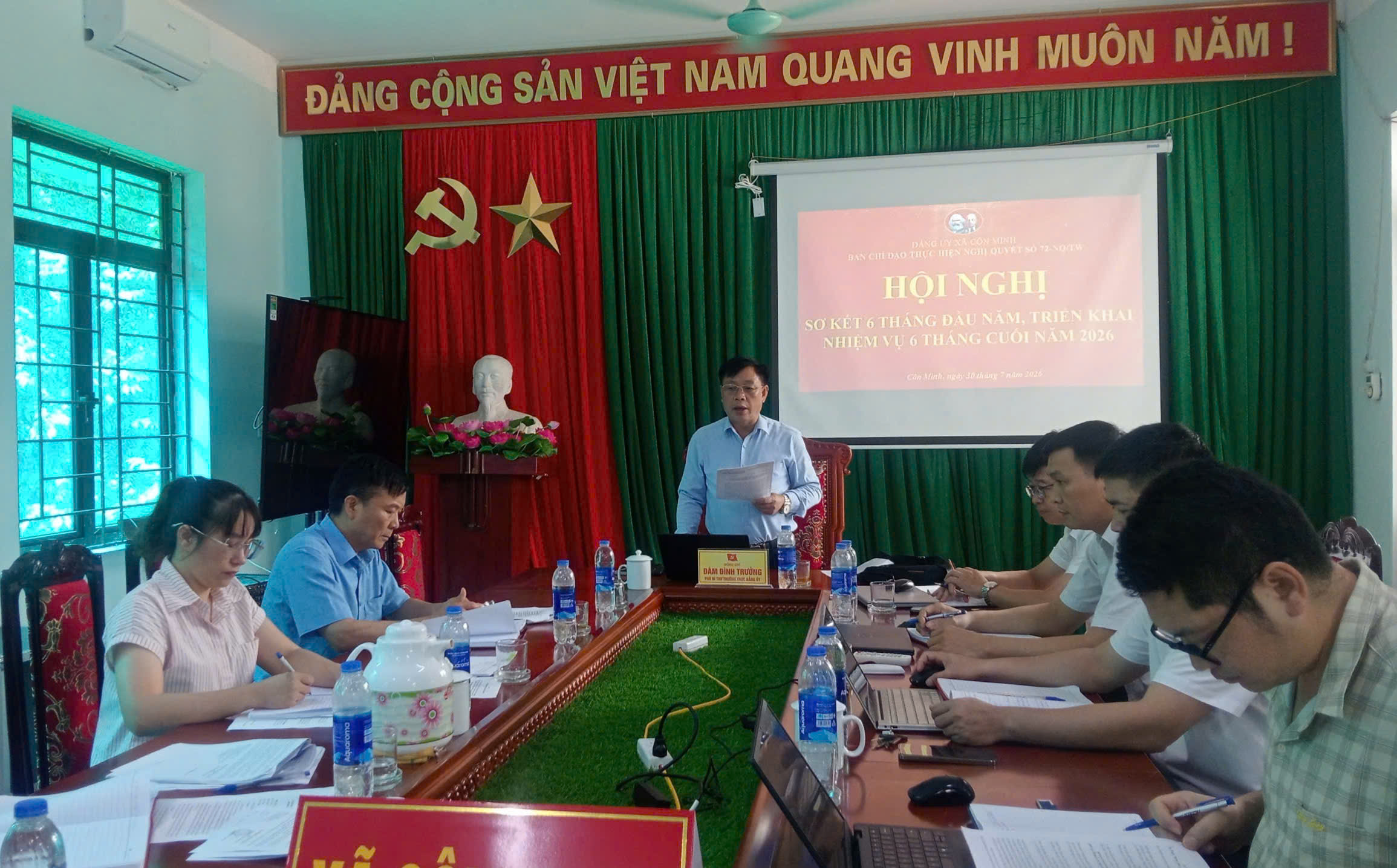 Xã Côn Minh họp Ban Chỉ đạo triển khai thực hiện Nghị quyết số 72-NQ/TW về tăng cường bảo vệ, chăm sóc và nâng cao sức khỏe Nhân dân