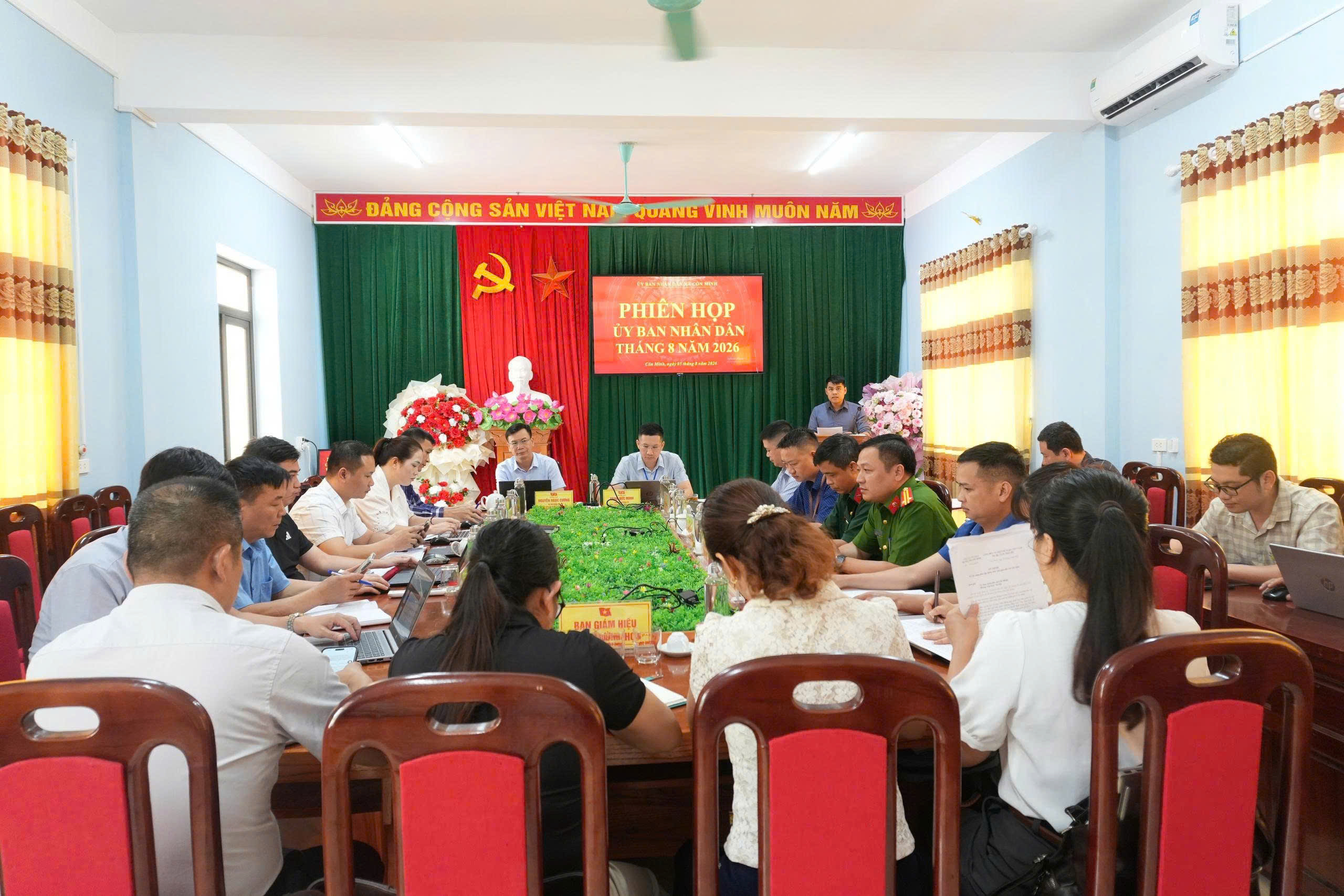UBND xã Côn Minh tổ chức phiên họp thường kỳ tháng 8 năm 2026