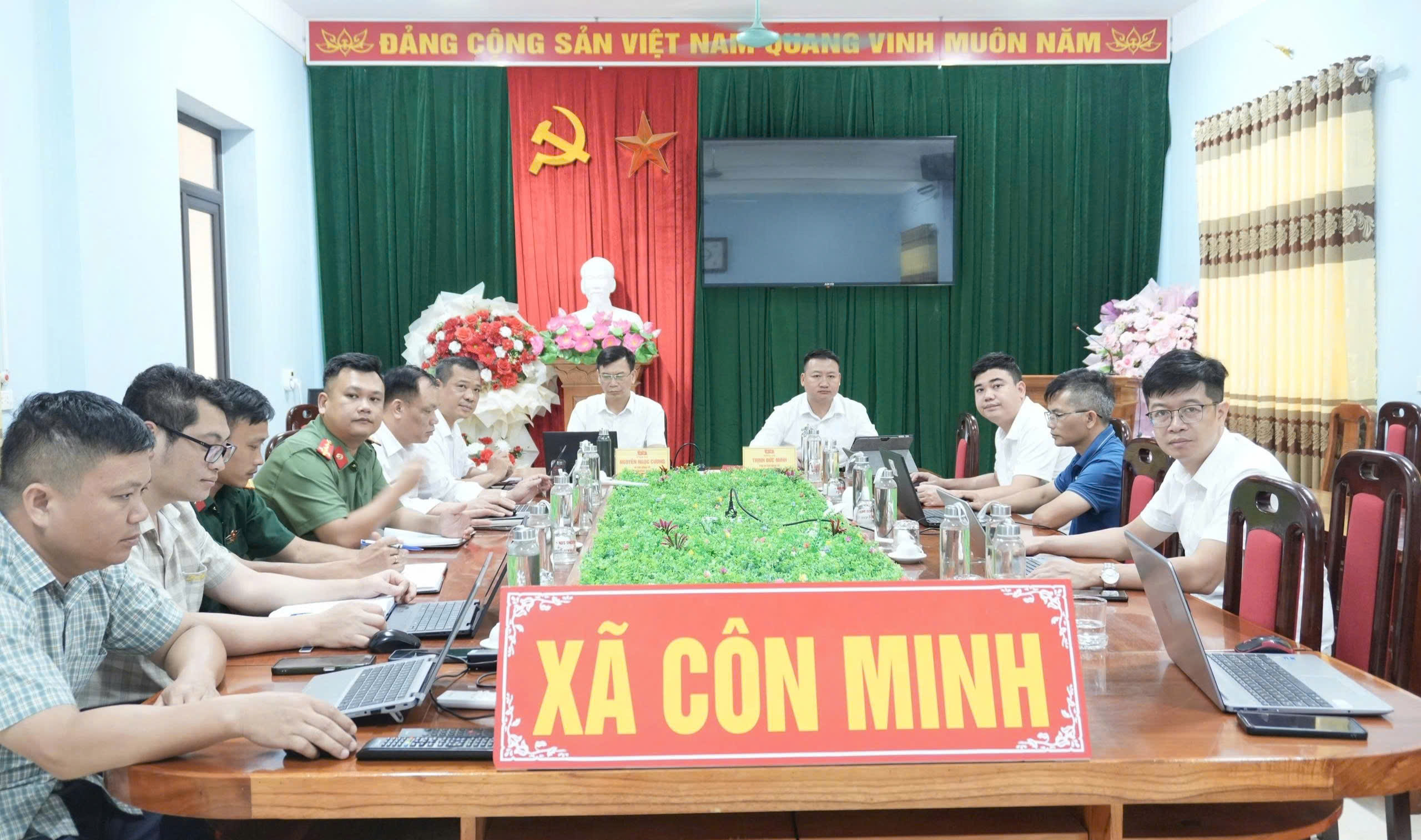 Xã Côn Minh tham dự hội nghị trực tuyến triển khai nhiệm vụ cải cách hành chính và số hóa dữ liệu