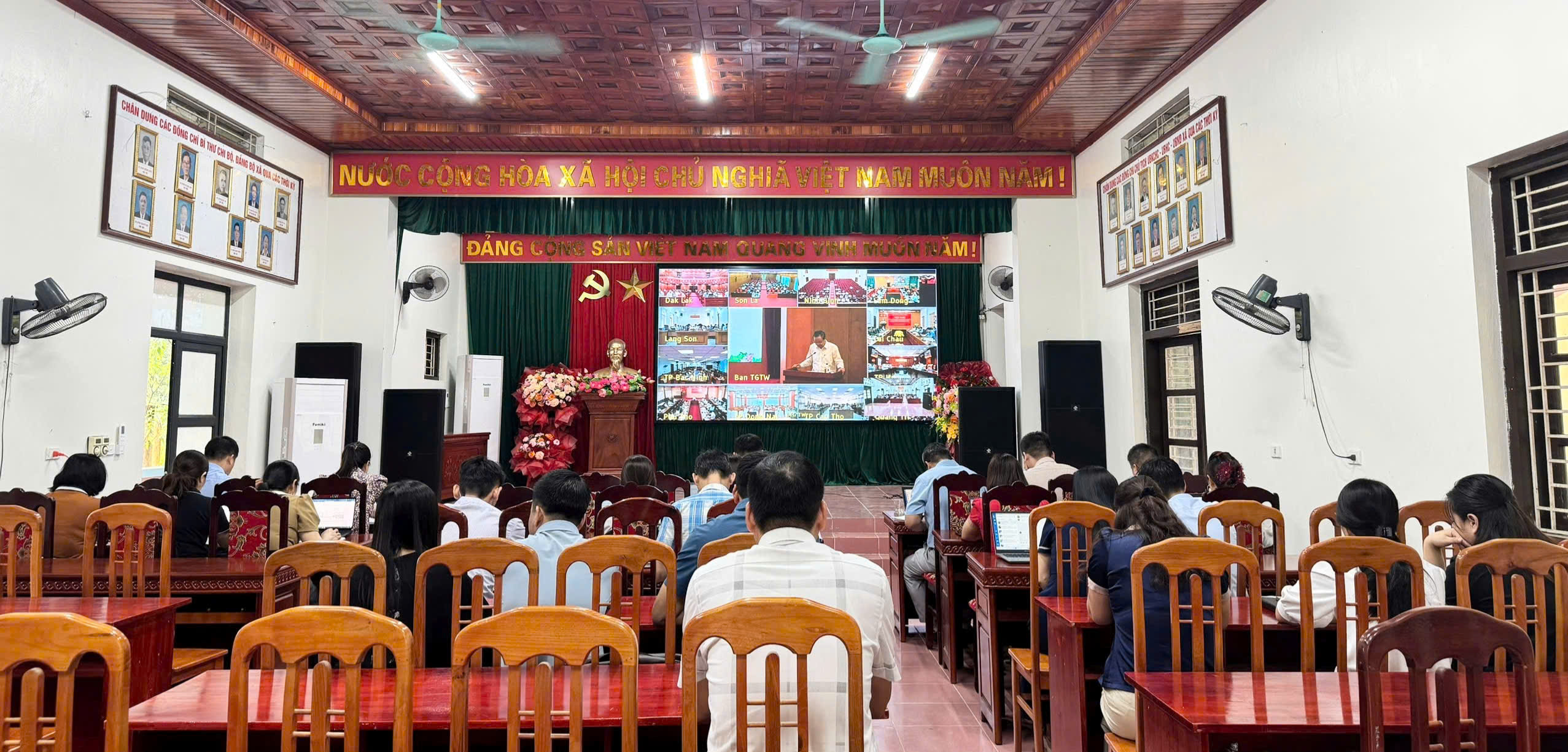 Xã Côn Minh tham dự Hội nghị Báo cáo viên Trung ương tháng 10/2026