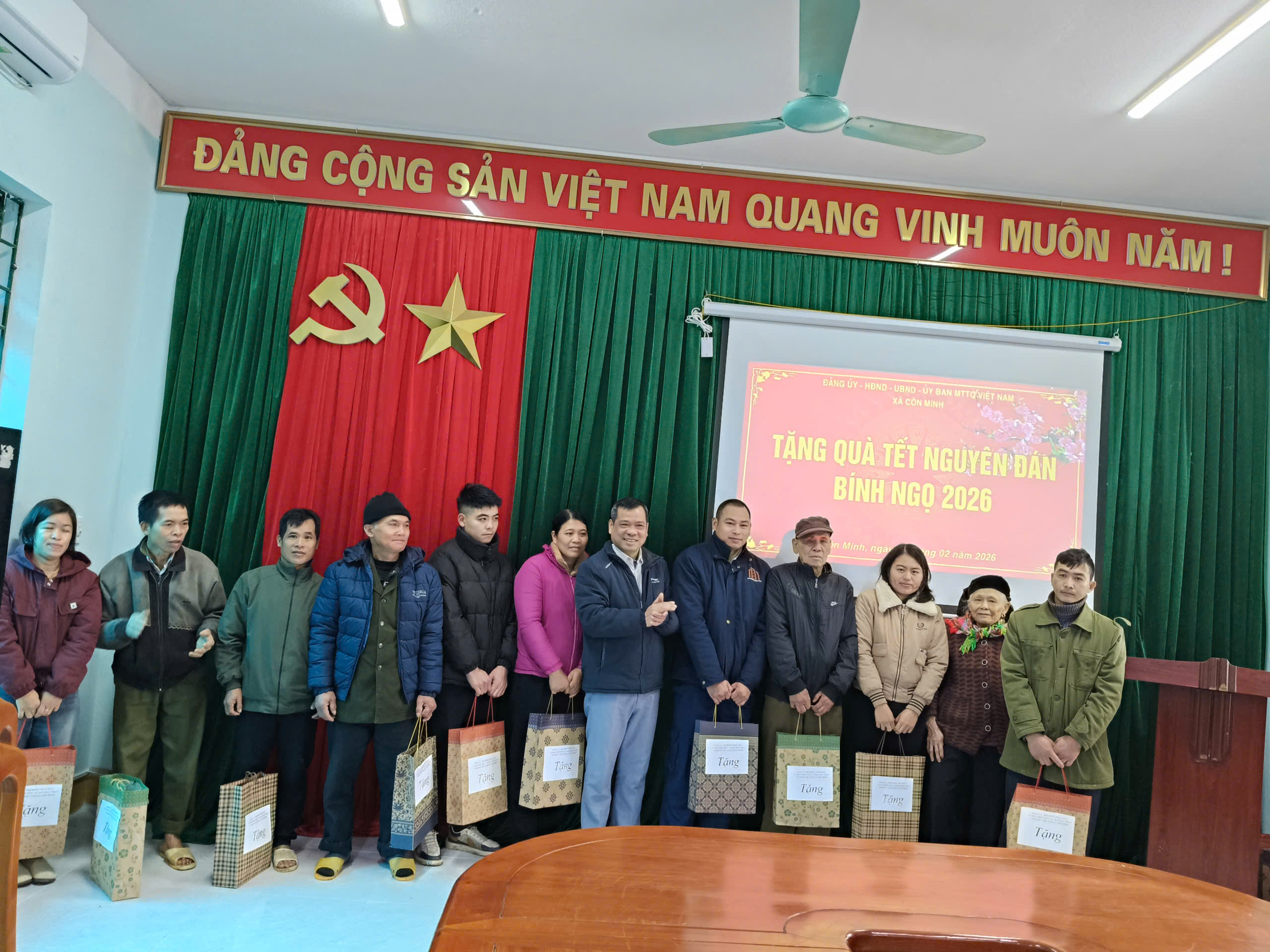 Anh-tin-bai