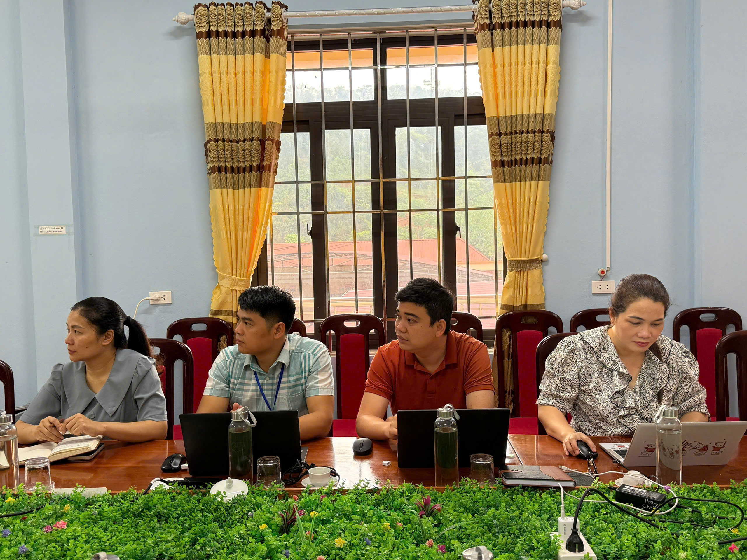 Anh-tin-bai
