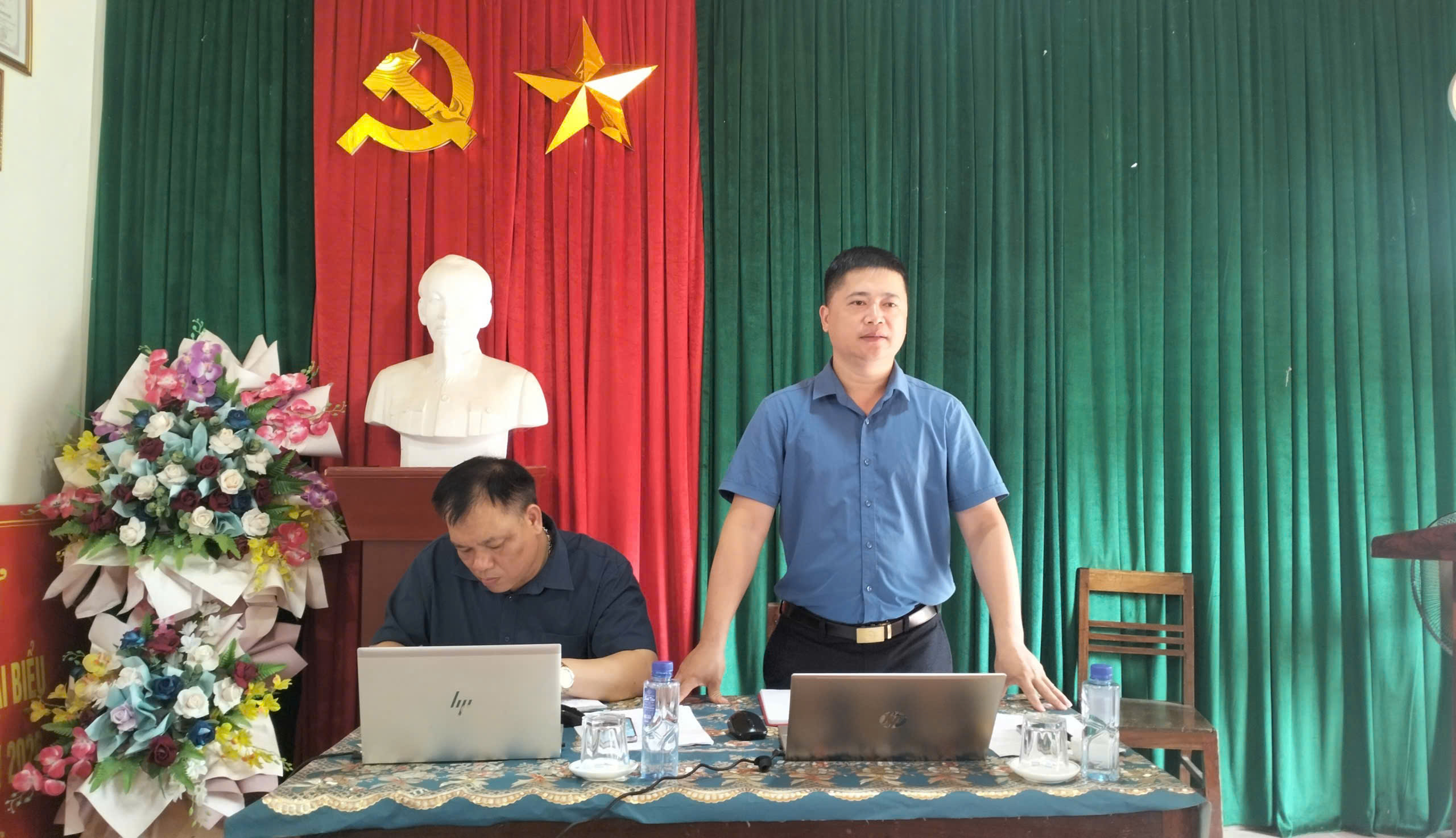 Anh-tin-bai