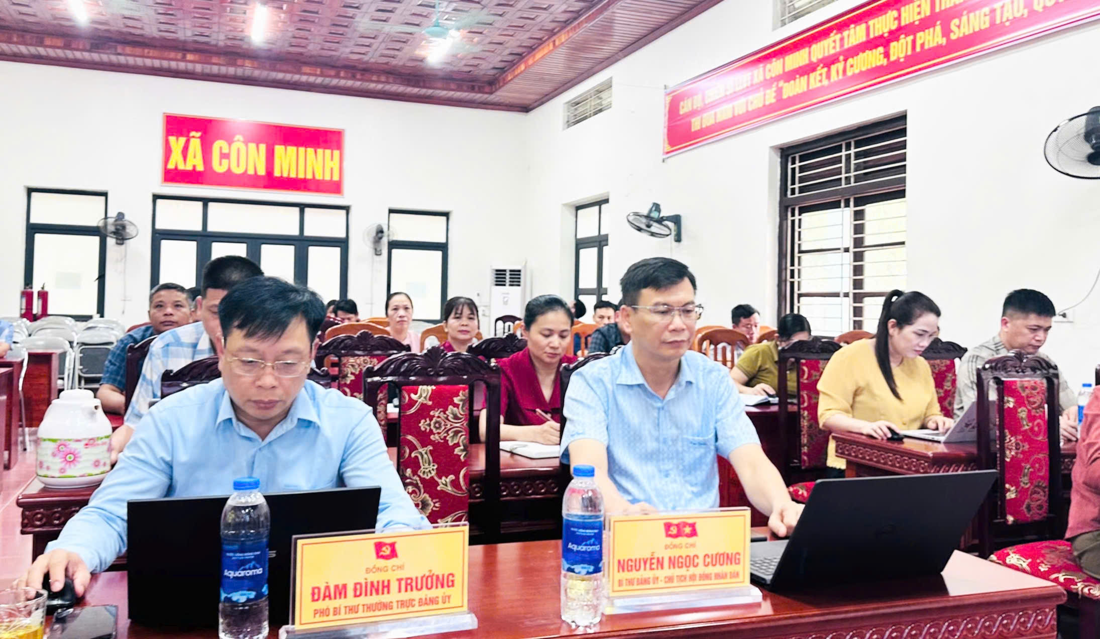 Anh-tin-bai