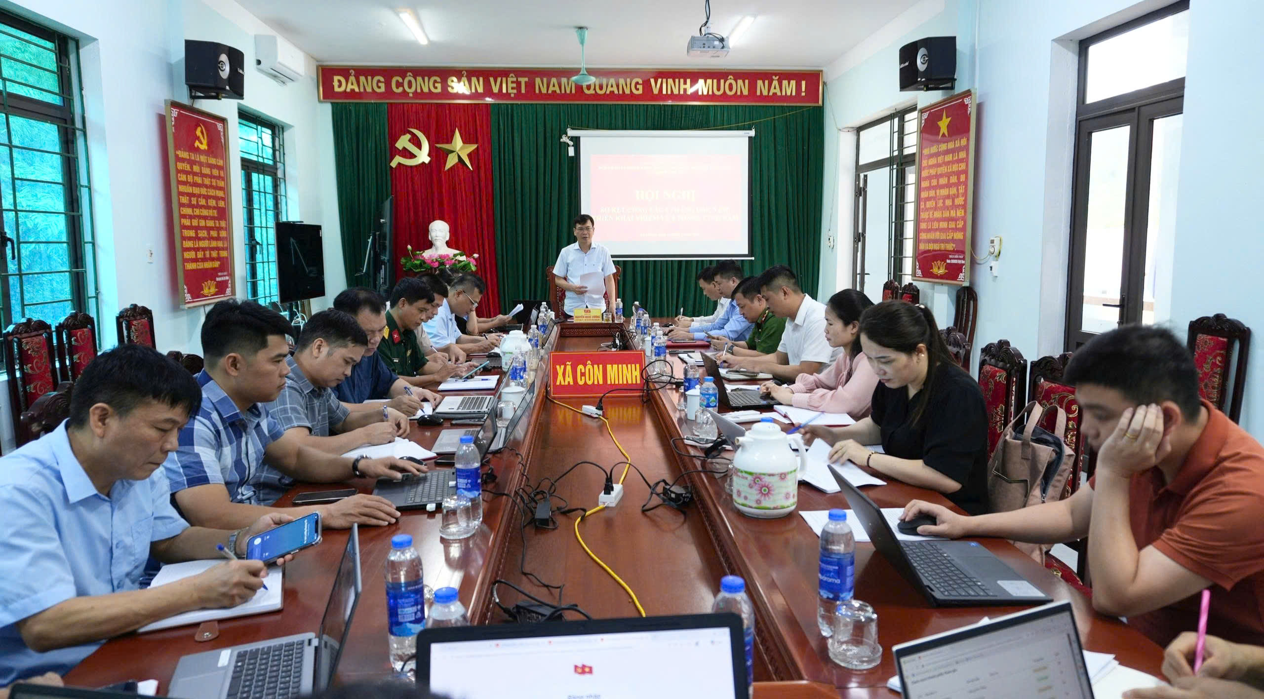 Anh-tin-bai
