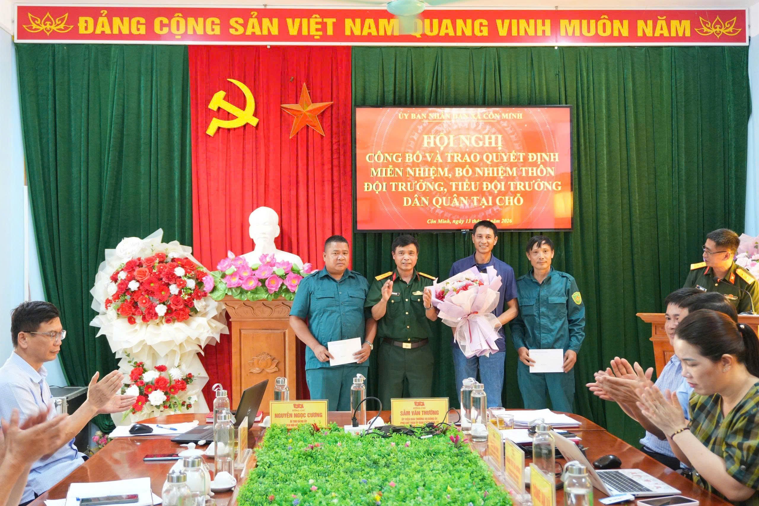 Anh-tin-bai